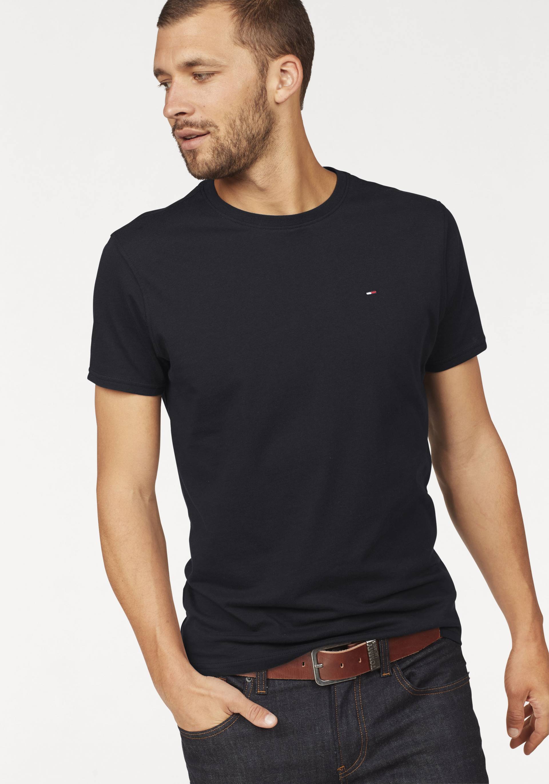 Tommy Jeans T-Shirt »TJM CLASSIC JERSEY C NECK«, mit Logostickerei Tommy Jeans T-Shirt »TJM CLASSIC JERSEY C NECK«, mit Logostickerei von TOMMY JEANS