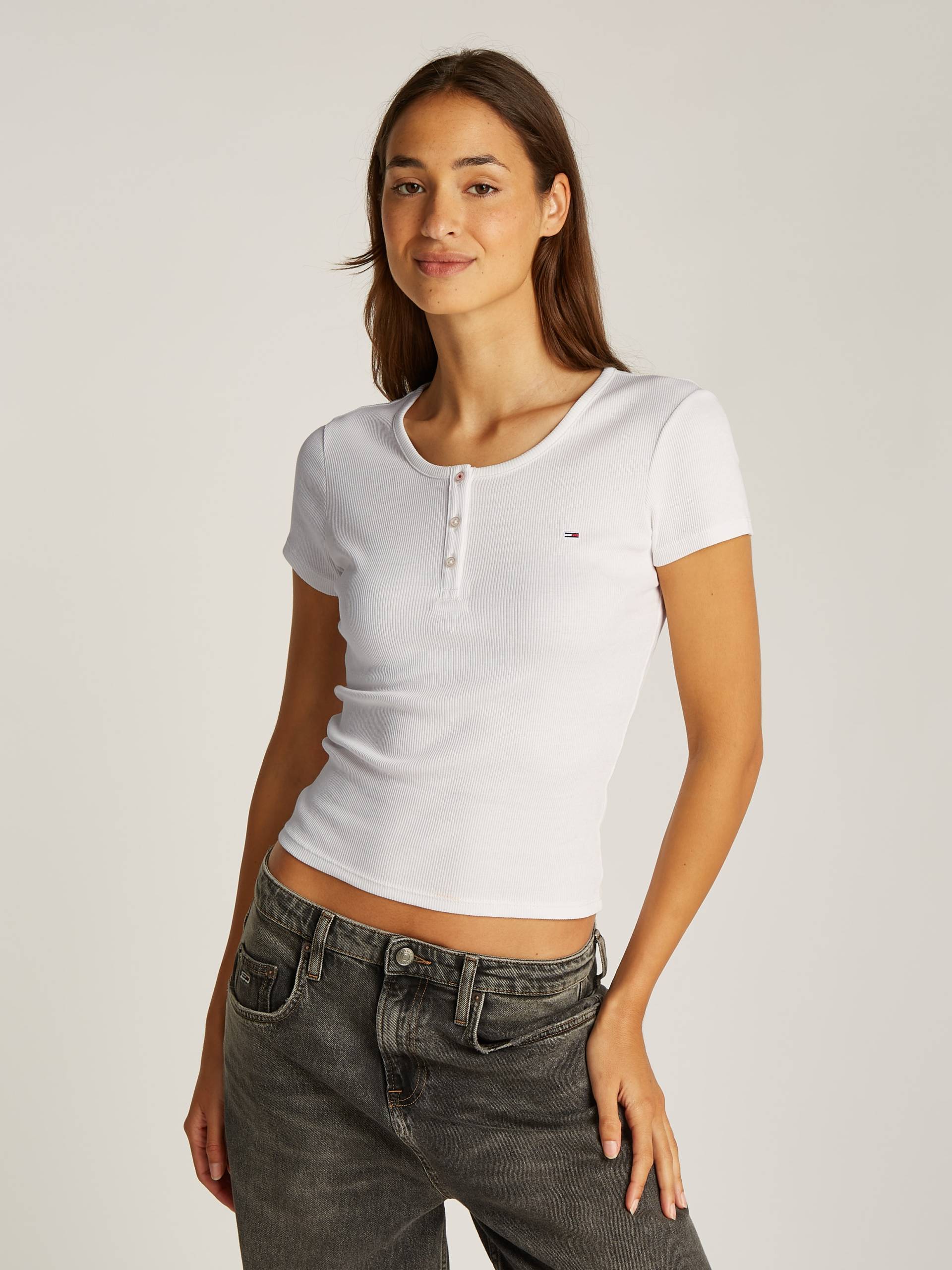 Tommy Jeans T-Shirt »TJW SLIM BUTTON RIB C-NECK SS«, mit Knöpfen Tommy Jeans T-Shirt »TJW SLIM BUTTON RIB C-NECK SS«, mit Knöpfen von TOMMY JEANS