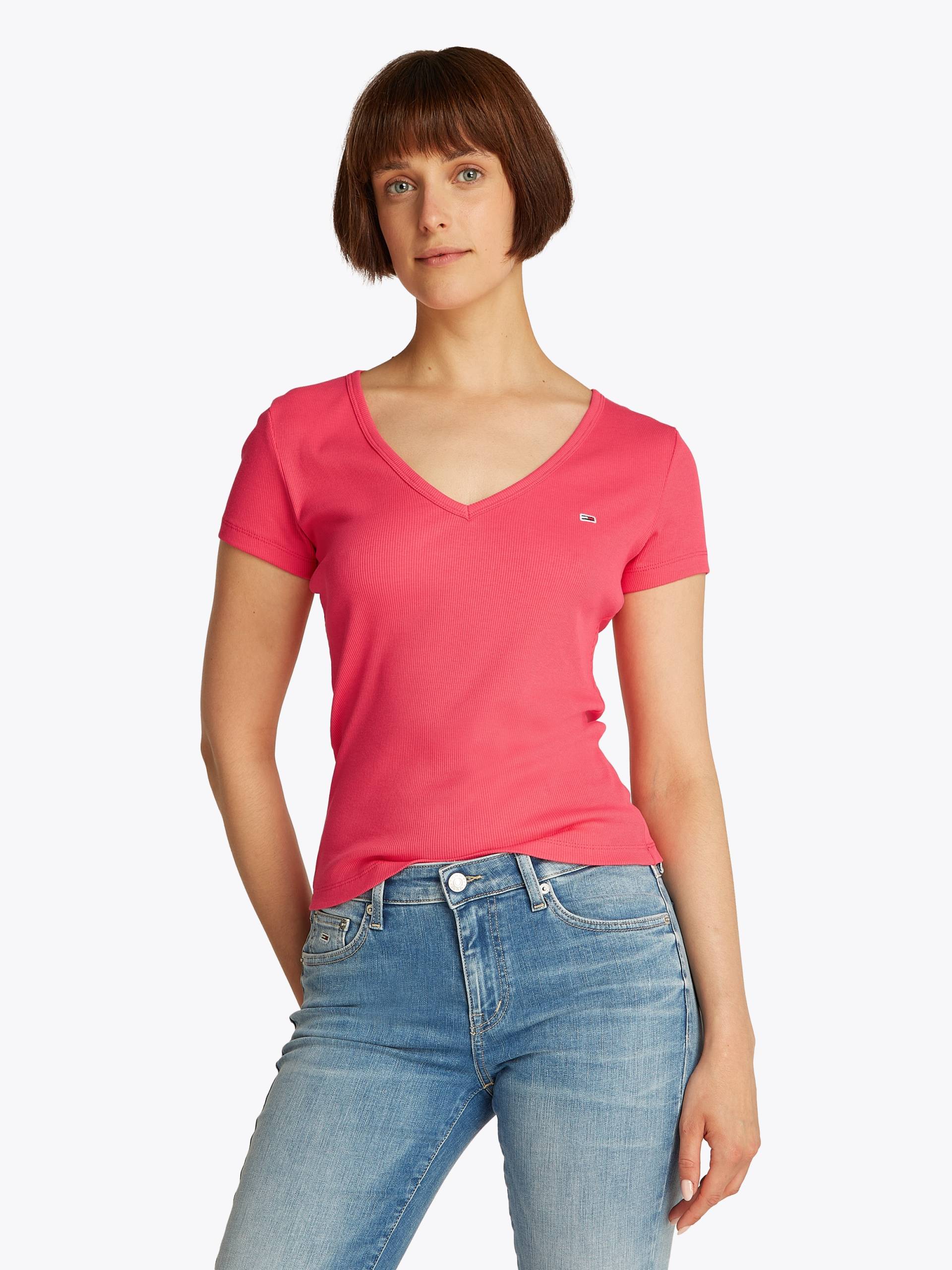Tommy Jeans T-Shirt »TJW SLIM ESSENTIAL RIB V SS«, mit Logostickerei Tommy Jeans T-Shirt »TJW SLIM ESSENTIAL RIB V SS«, mit Logostickerei von TOMMY JEANS