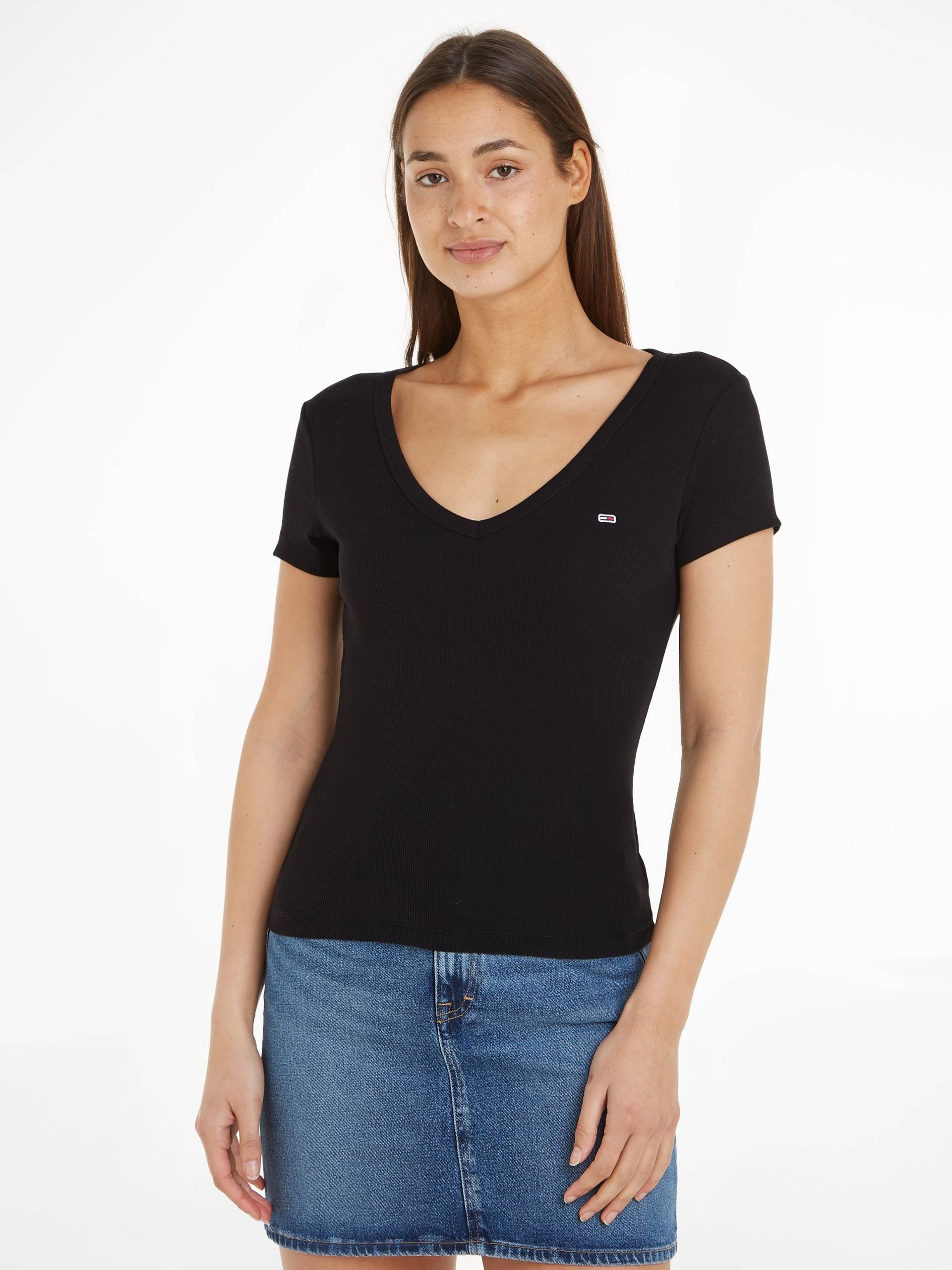 Tommy Jeans T-Shirt »TJW SLIM ESSENTIAL RIB V SS«, mit Logostickerei Tommy Jeans T-Shirt »TJW SLIM ESSENTIAL RIB V SS«, mit Logostickerei von TOMMY JEANS