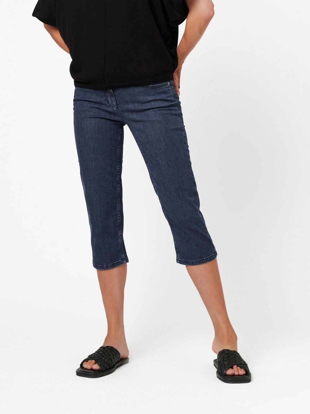 TONI Caprijeans »Perfect Shape Capri«, mit Shaping Effekt aus sommerlichem Denim TONI Caprijeans »Perfect Shape Capri«, mit Shaping Effekt aus sommerlichem Denim von TONI