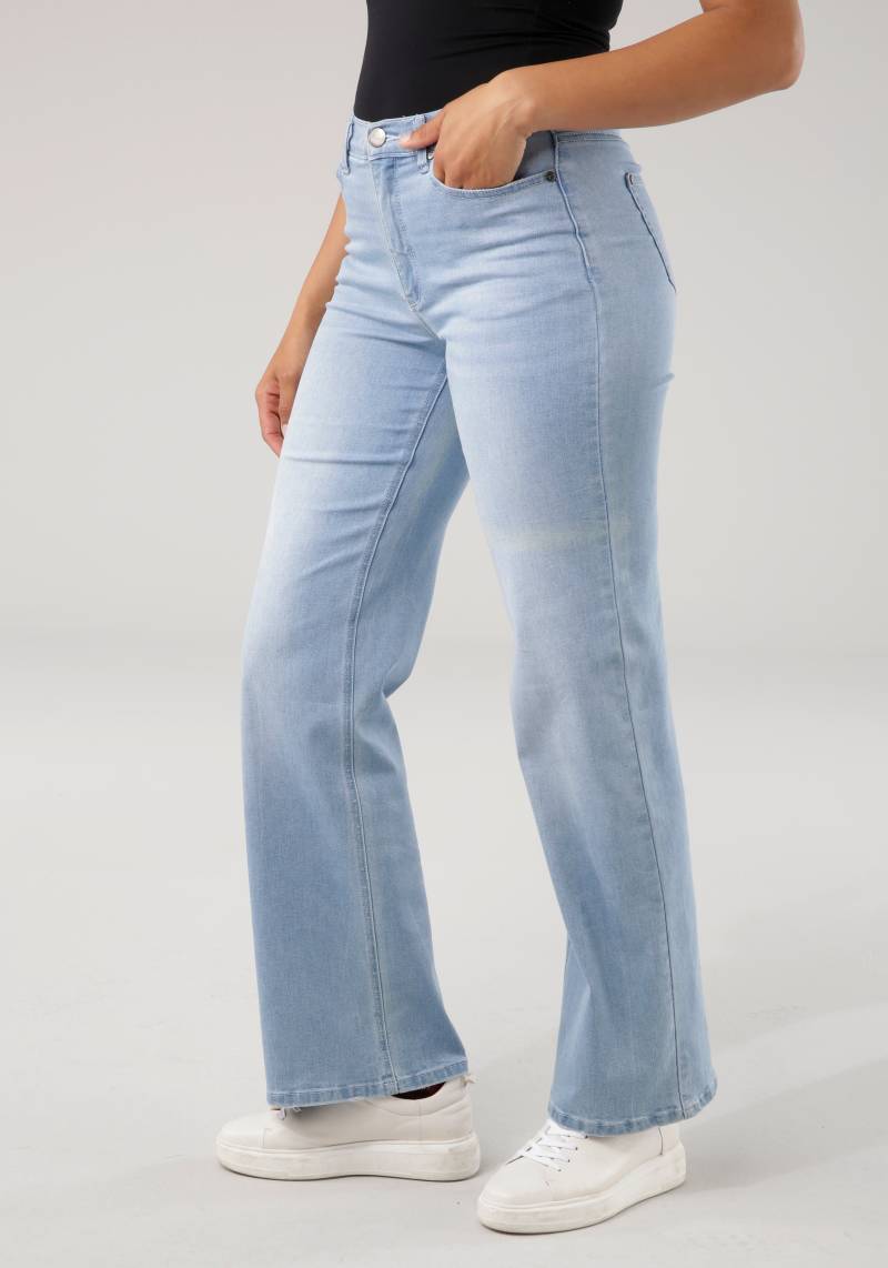 Tamaris Weite Jeans, figurbetonte Passform, mit Eingrifftaschen, hohe Leibhöhe von Tamaris