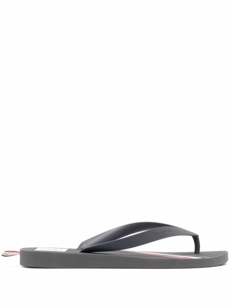 Thom Browne RWB-stripe flip flops - Grey von Thom Browne