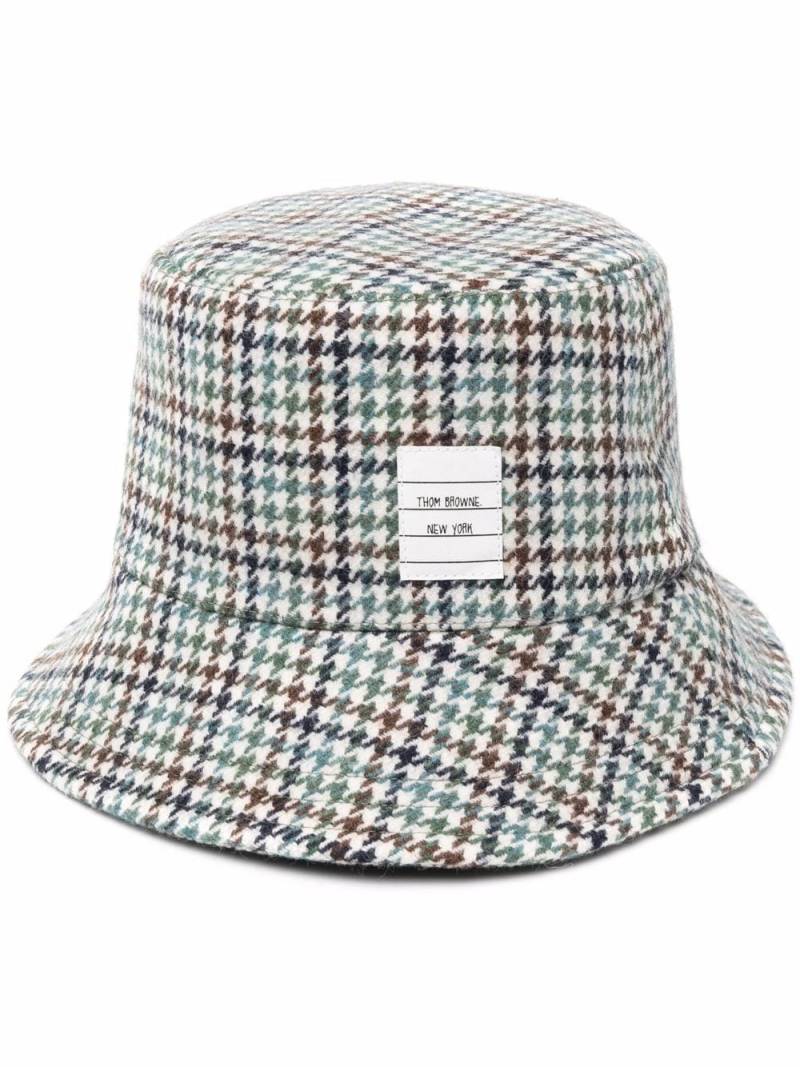 Thom Browne houndstooth name tag appliqué bucket hat - Green von Thom Browne