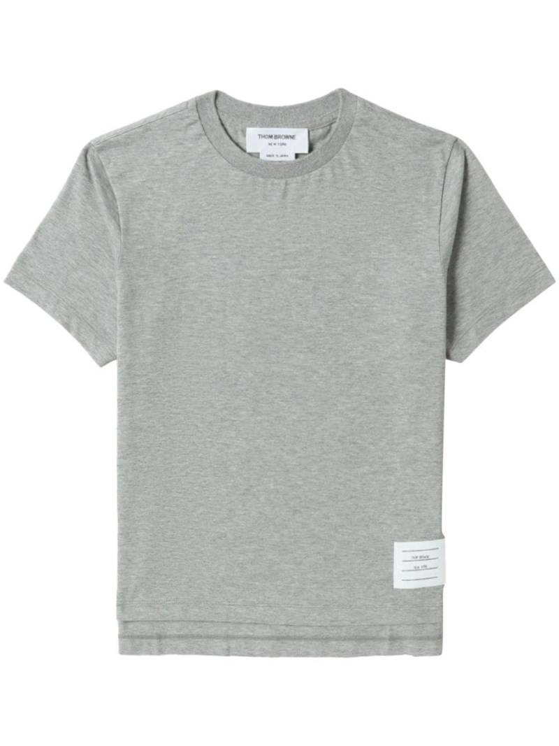 Thom Browne logo-patch short-sleeve T-shirt - Grey von Thom Browne