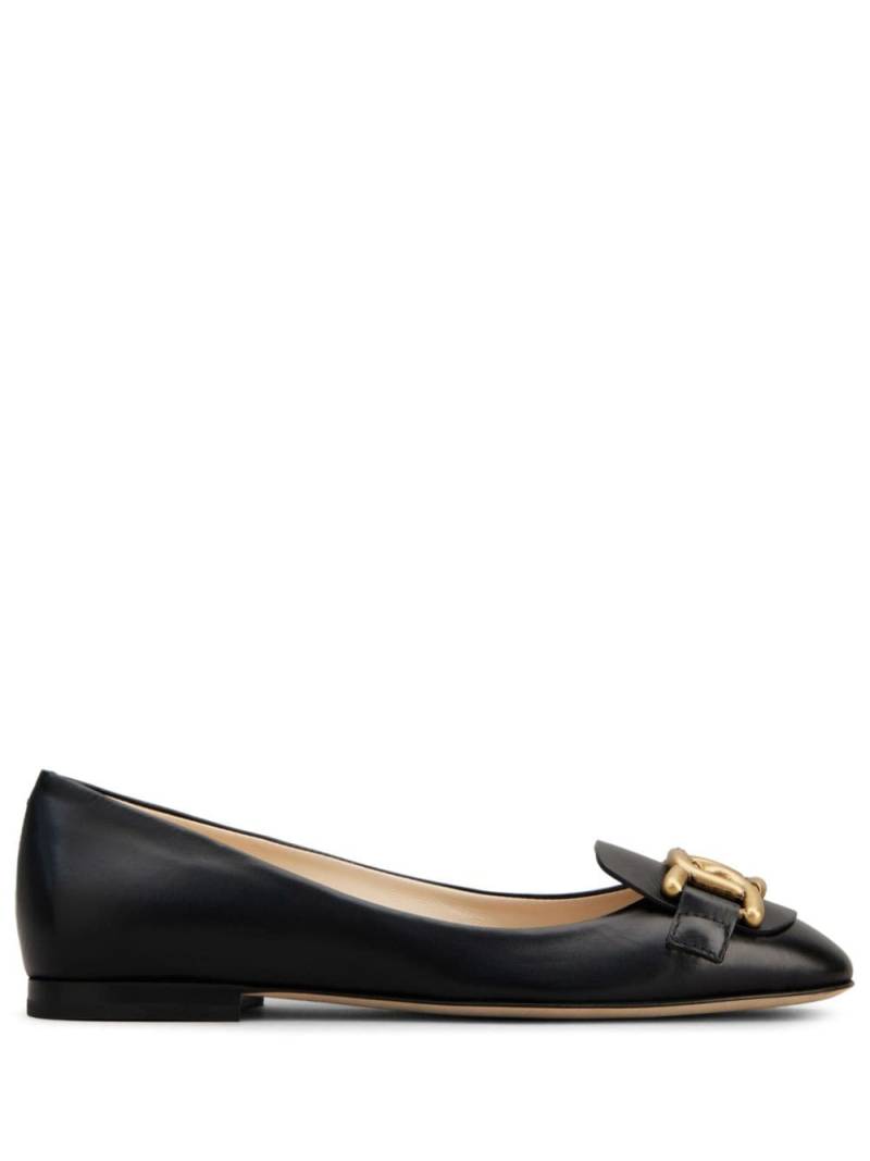 Tod's logo-plaque ballerina shoes - Black von Tod's