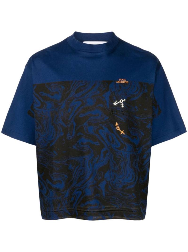 Toga Virilis Marble-print cotton T-shirt - Blue von Toga Virilis