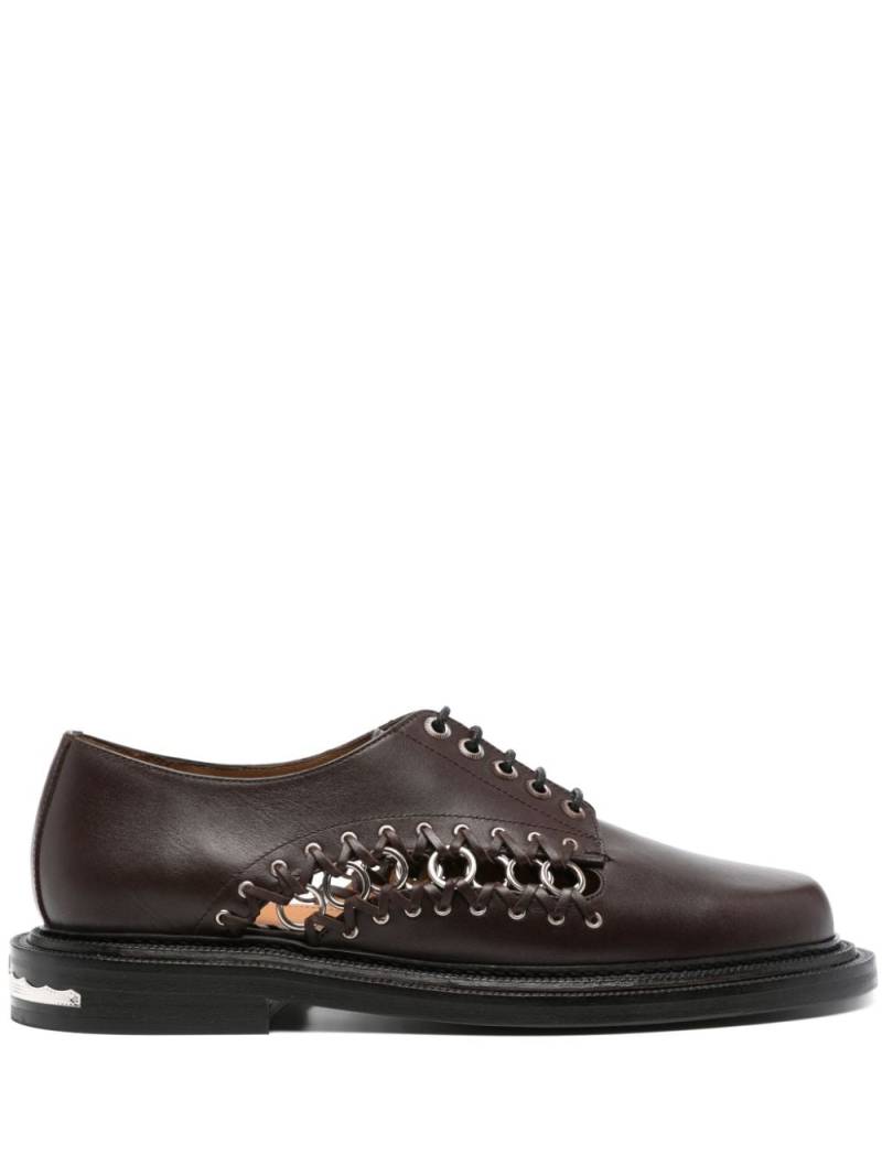 Toga Virilis ring-embellished oxford shoes - Brown von Toga Virilis