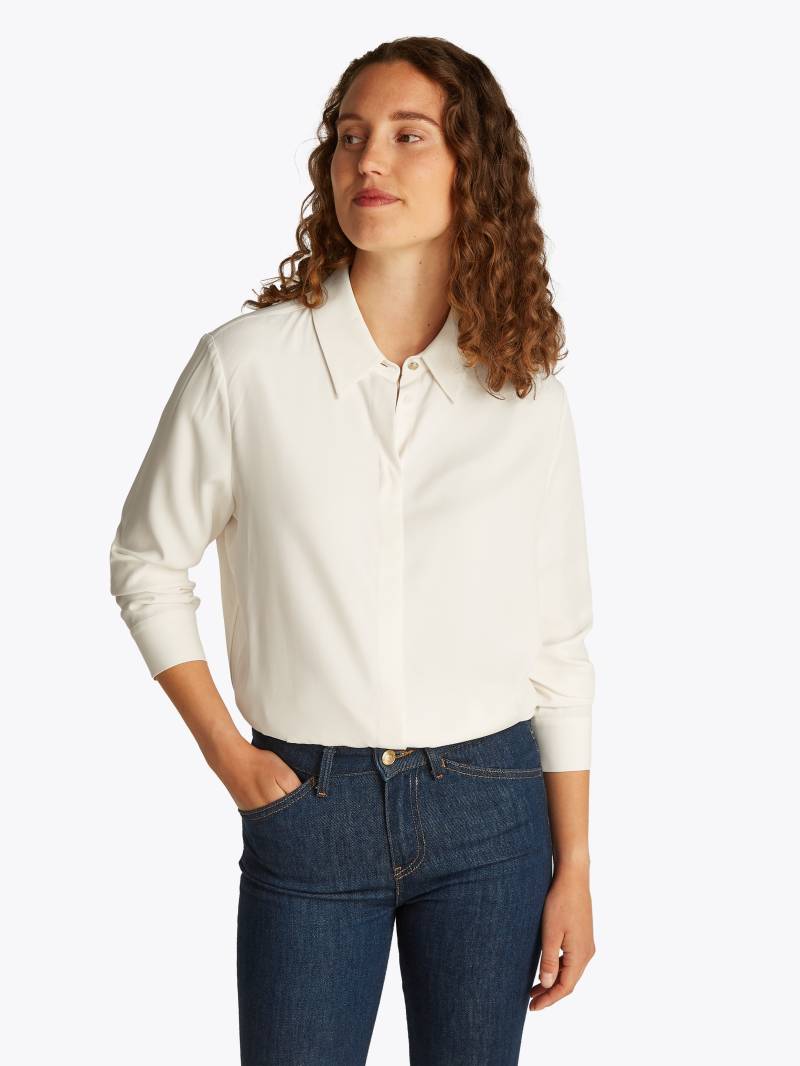 Tommy Hilfiger Hemdbluse »SOFT VISCOSE REGULAR LS SHIRT«, in Unifarbe, mit Metalllabel von Tommy Hilfiger