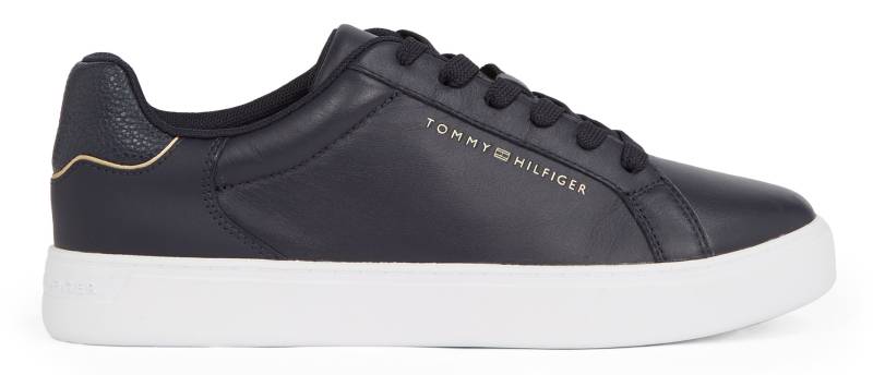 Tommy Hilfiger Plateausneaker »ESSENTIAL COURT SNEAKER«, Freizeitschuh, Halbschuh, Schnürschuh mit Logoprägung von Tommy Hilfiger