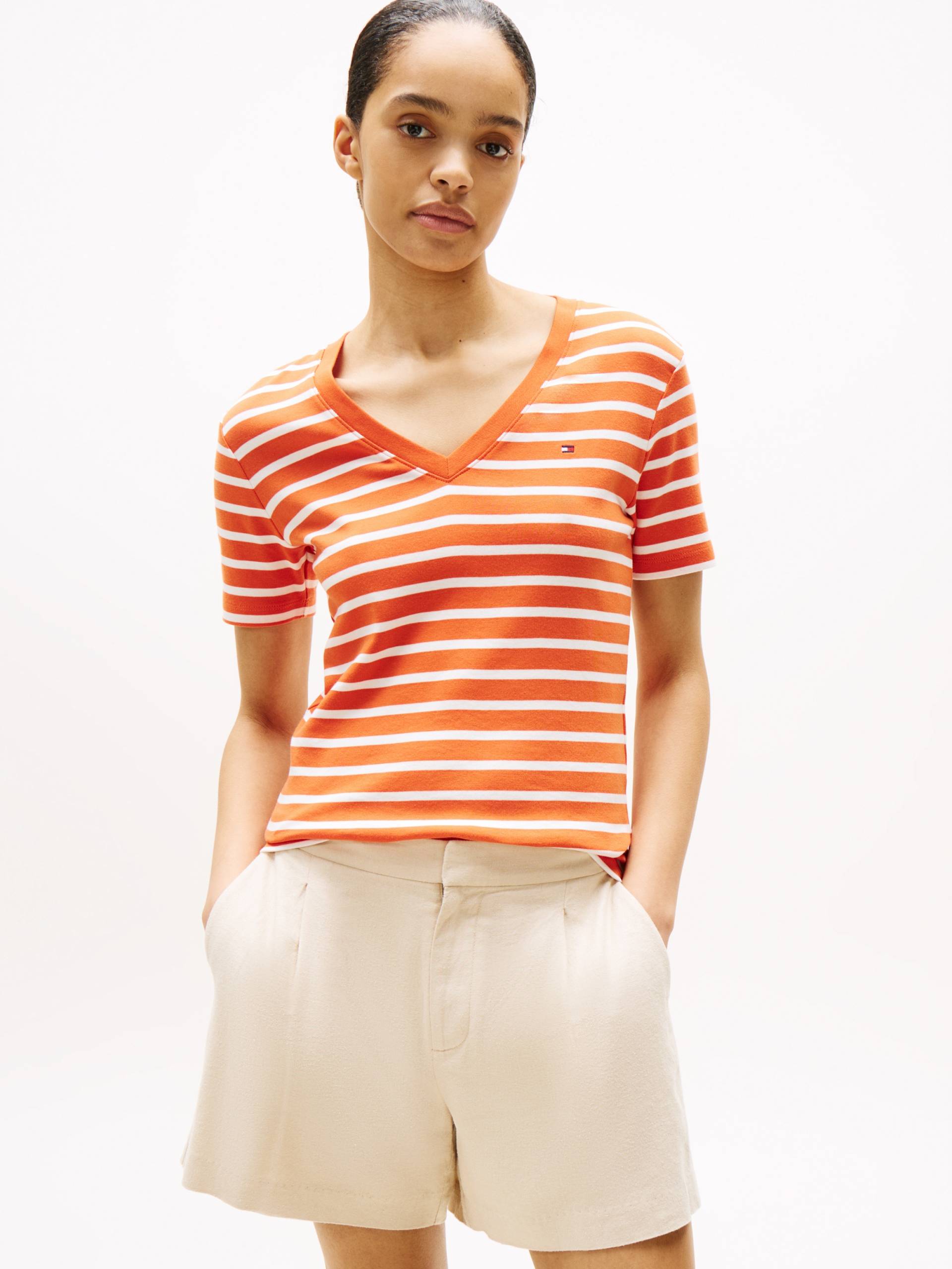 Tommy Hilfiger T-Shirt »SLIM CODY V-NK SS«, mit Logostickerei Tommy Hilfiger T-Shirt »SLIM CODY V-NK SS«, mit Logostickerei von Tommy Hilfiger