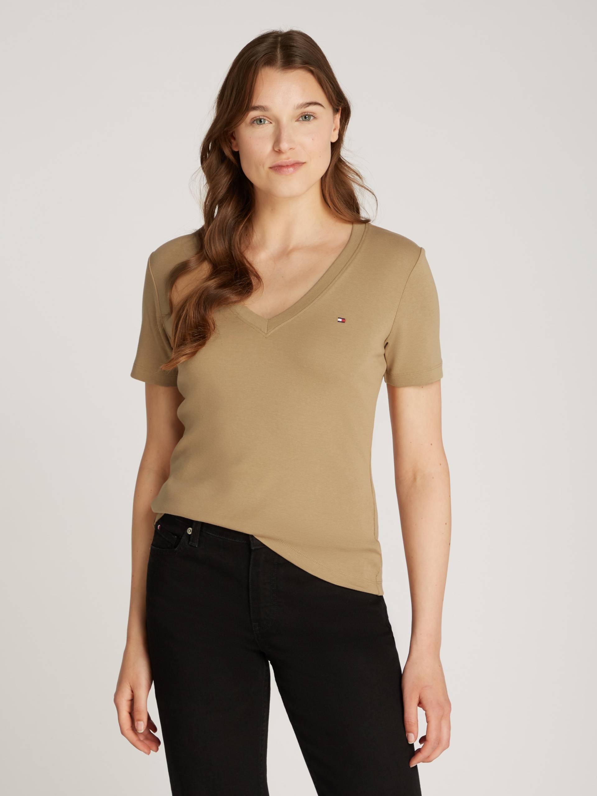 Tommy Hilfiger T-Shirt »SLIM CODY V-NK SS«, mit Logostickerei Tommy Hilfiger T-Shirt »SLIM CODY V-NK SS«, mit Logostickerei von Tommy Hilfiger