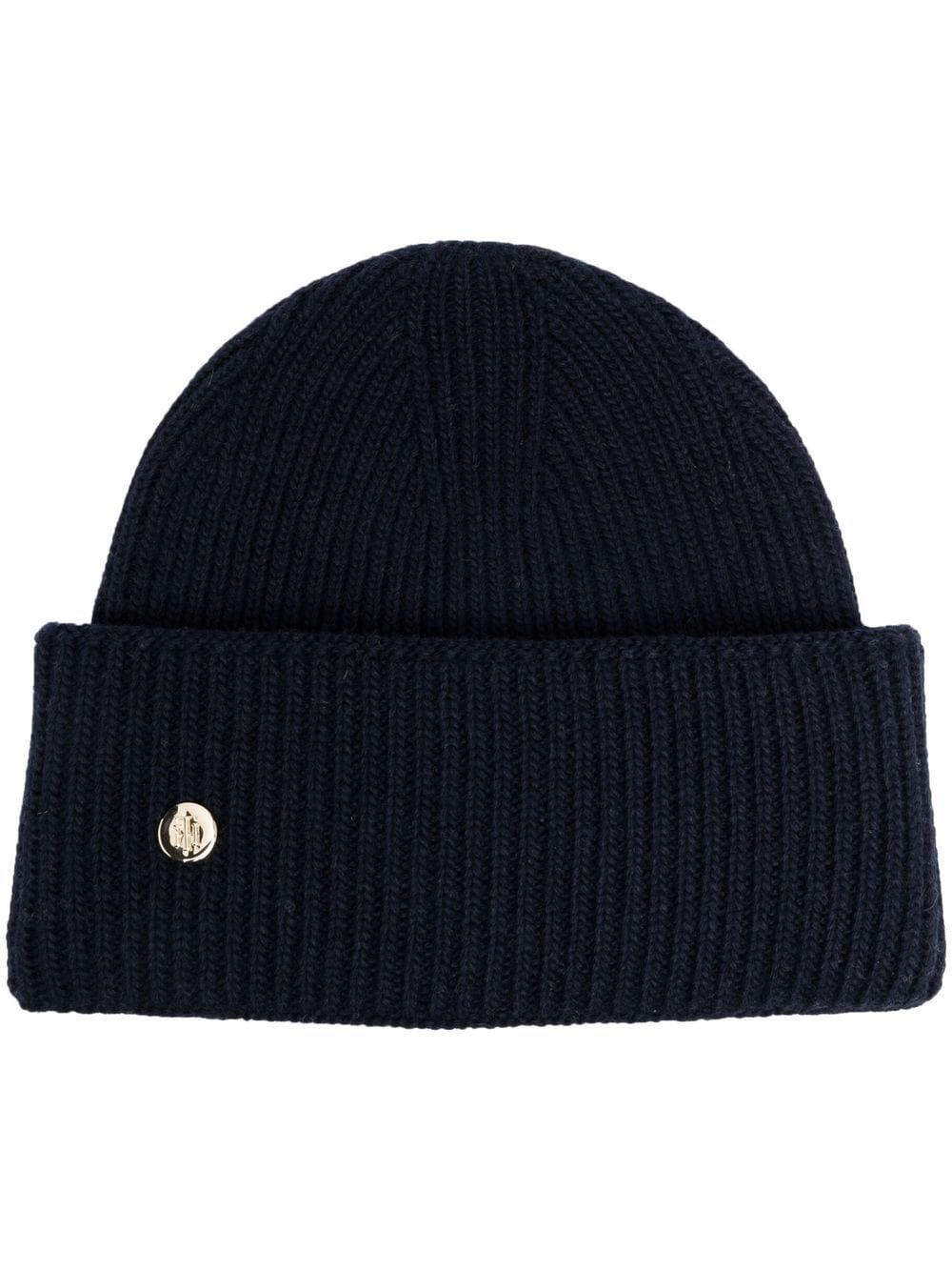 Tommy Hilfiger logo charm knitted beanie - Blue von Tommy Hilfiger