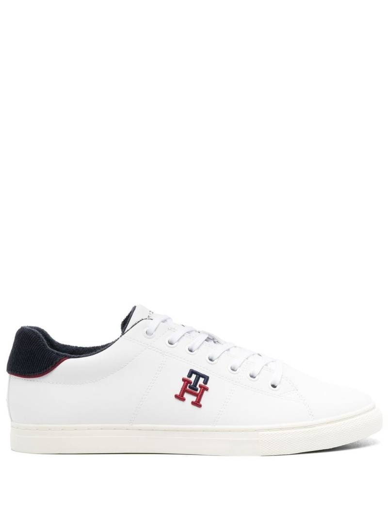 Tommy Hilfiger side embroidered-logo low-top sneakers - White von Tommy Hilfiger