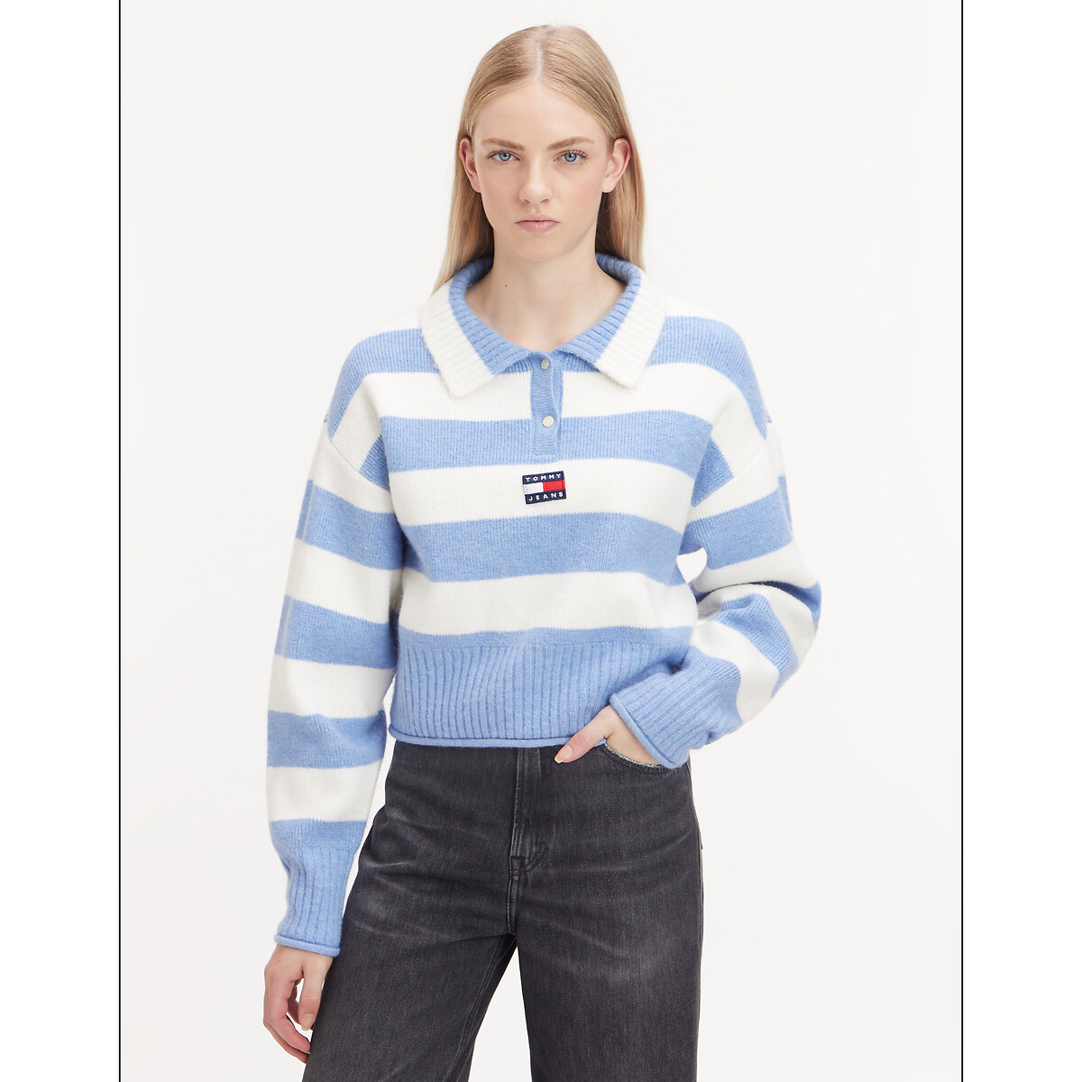 Gestreifter Pullover mit Polokragen und Logo vorne von Tommy Jeans