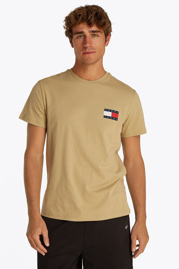 Tommy Jeans Essential Flag T-Shirt | Relic Tan | Herren | XS Tommy Jeans Essential Flag T-Shirt | Relic Tan | Herren | XS von Tommy Jeans