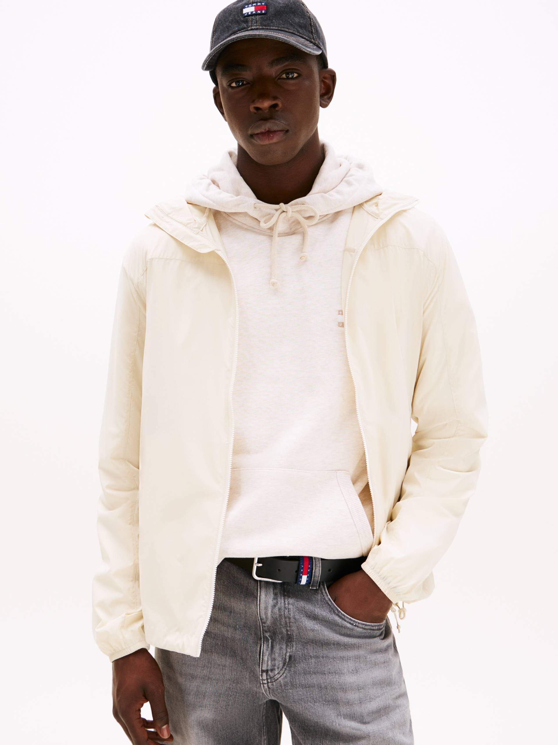 Tommy Jeans Outdoorjacke »TJM OUTDOOR SHELL JACKET EXT«, mit Kapuze, Mit Rundhalsausschnitt von Tommy Jeans