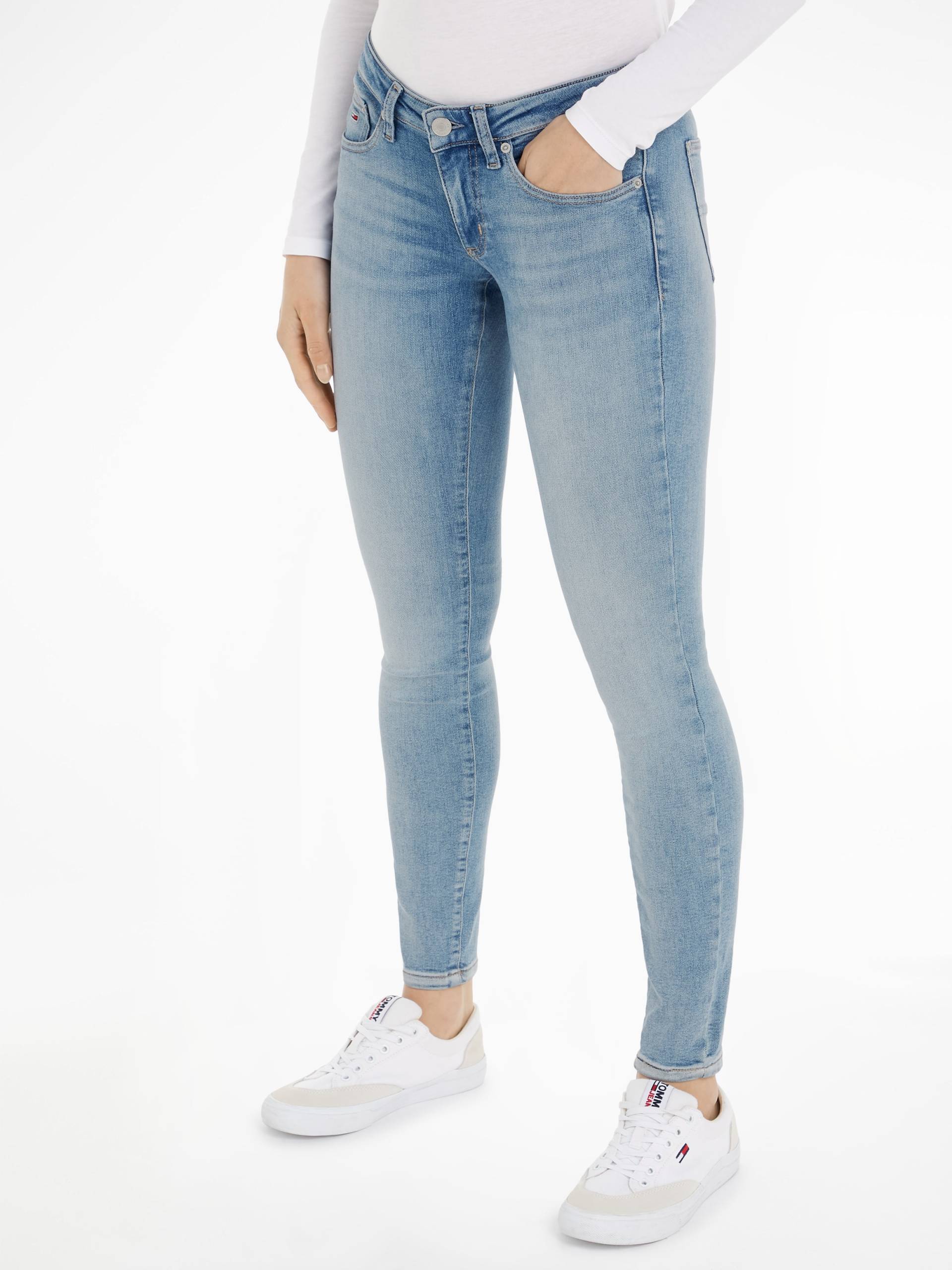 Tommy Jeans Skinny-fit-Jeans »Tommy Jeans Damenjeans Low Waist Skinny«, mit Waschung, Logo-Badge Tommy Jeans Skinny-fit-Jeans »Tommy Jeans Damenjeans Low Waist Skinny«, mit Waschung, Logo-Badge von Tommy Jeans
