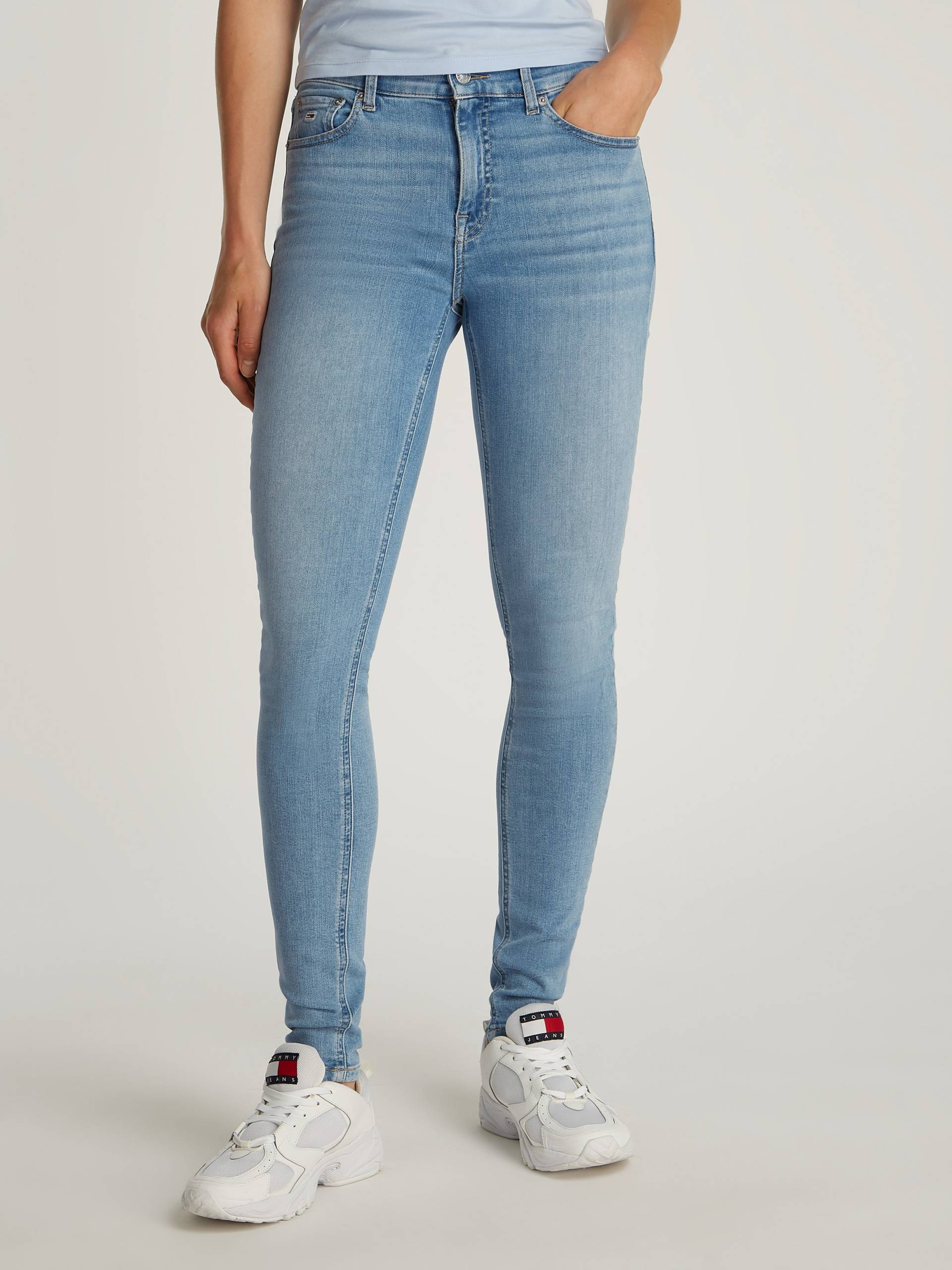 Tommy Jeans Skinny-fit-Jeans »Nora Mid Rise Skinny Fit«, mit Waschung, Logo-Badge Tommy Jeans Skinny-fit-Jeans »Nora Mid Rise Skinny Fit«, mit Waschung, Logo-Badge von Tommy Jeans