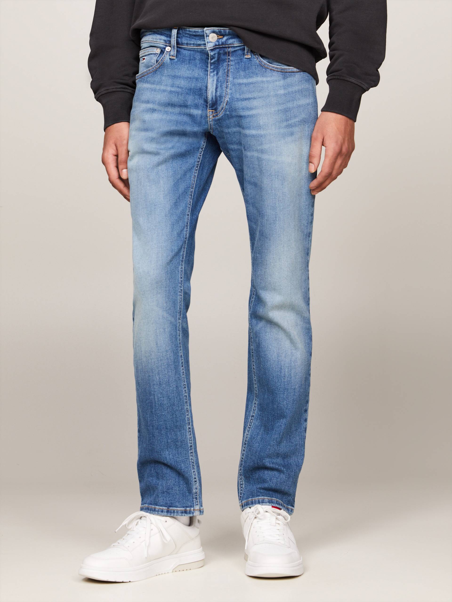 Tommy Jeans Slim-fit-Jeans »SCANTON SLIM«, mit Logoprägung Tommy Jeans Slim-fit-Jeans »SCANTON SLIM«, mit Logoprägung von Tommy Jeans