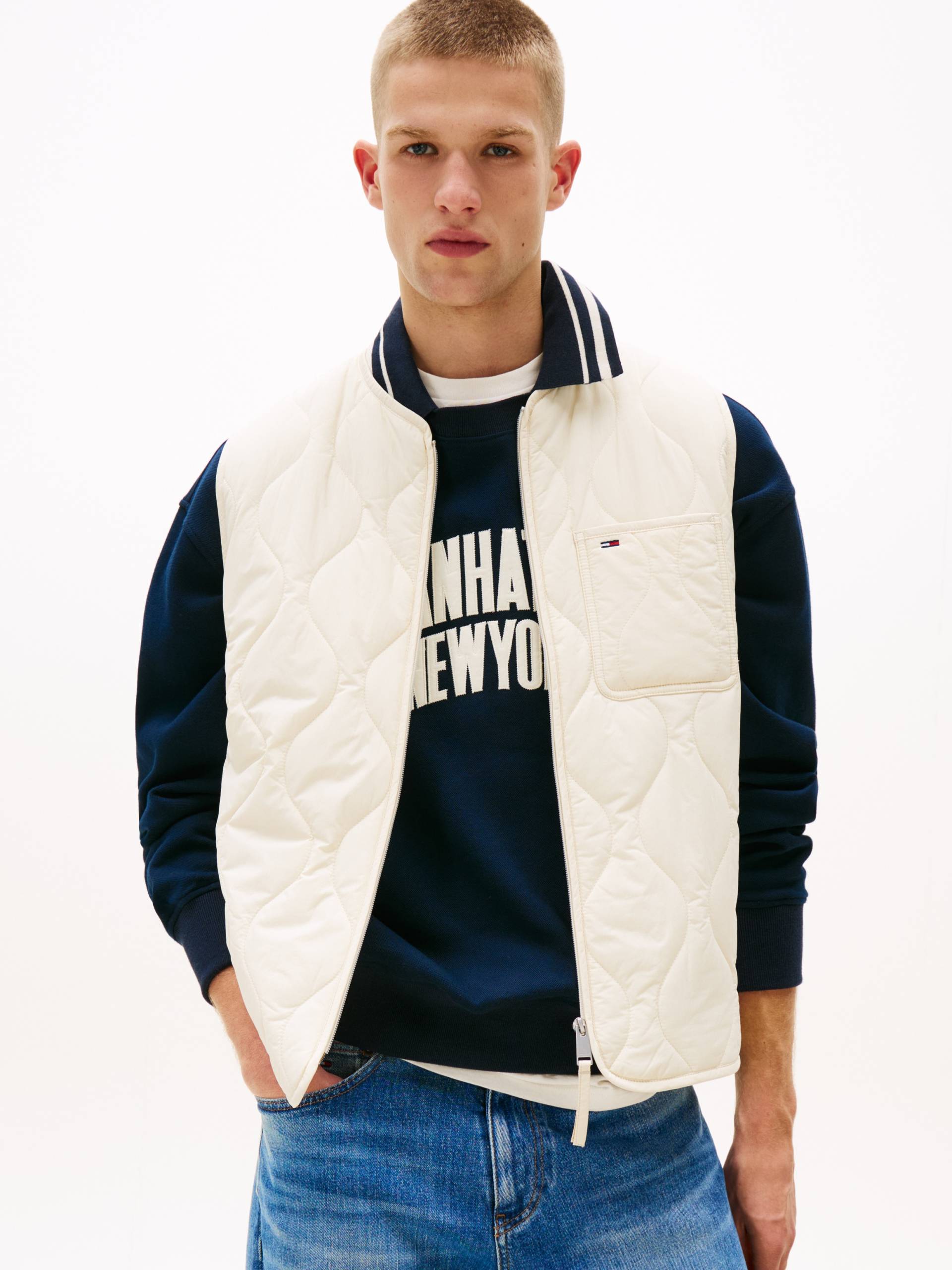 Tommy Jeans Steppweste »TJM QUILTED VEST EXT«, Mit Rundhalsausschnitt Tommy Jeans Steppweste »TJM QUILTED VEST EXT«, Mit Rundhalsausschnitt von Tommy Jeans