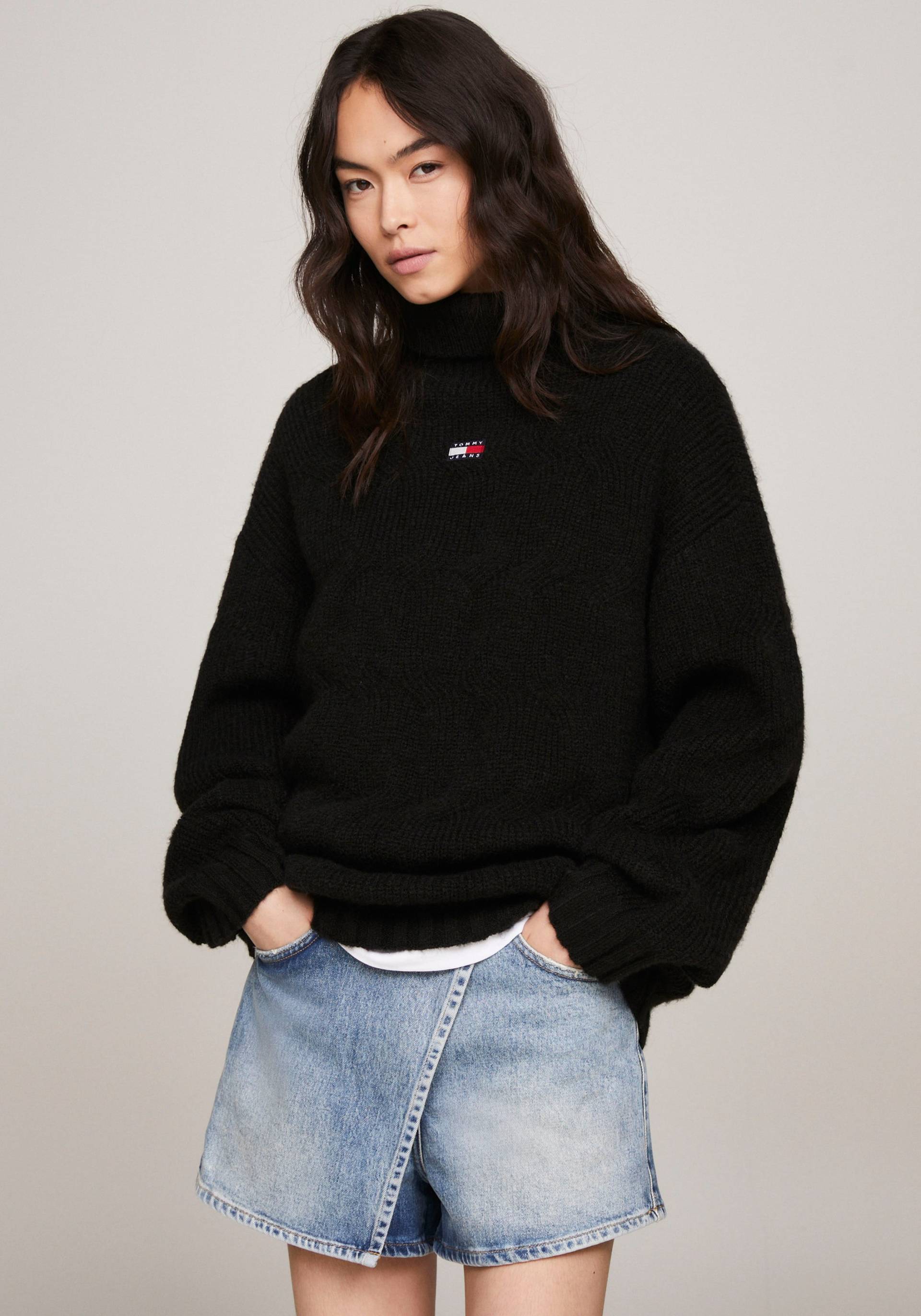 Tommy Jeans Strickpullover »TJW BADGE TRTLNK CABLE SWEATER« von Tommy Jeans