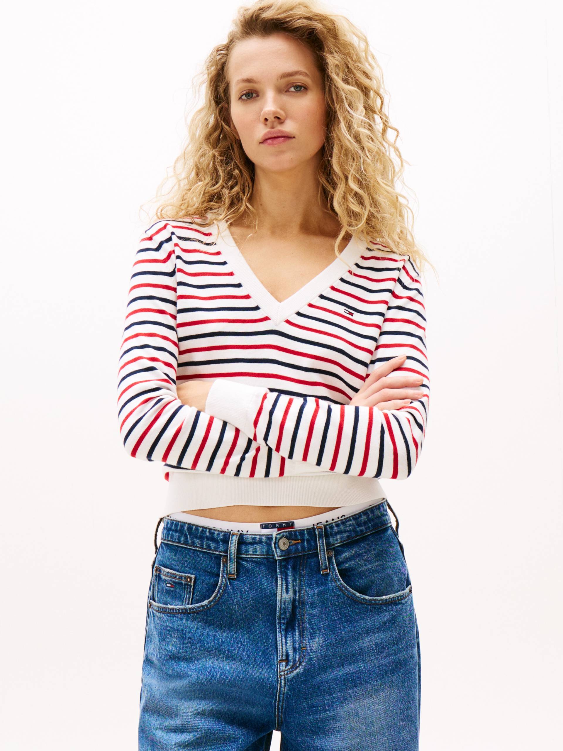 Tommy Jeans V-Ausschnitt-Pullover »TJW ESSENTIAL VNECK SWEATER EXT«, mit Logostickerei von Tommy Jeans