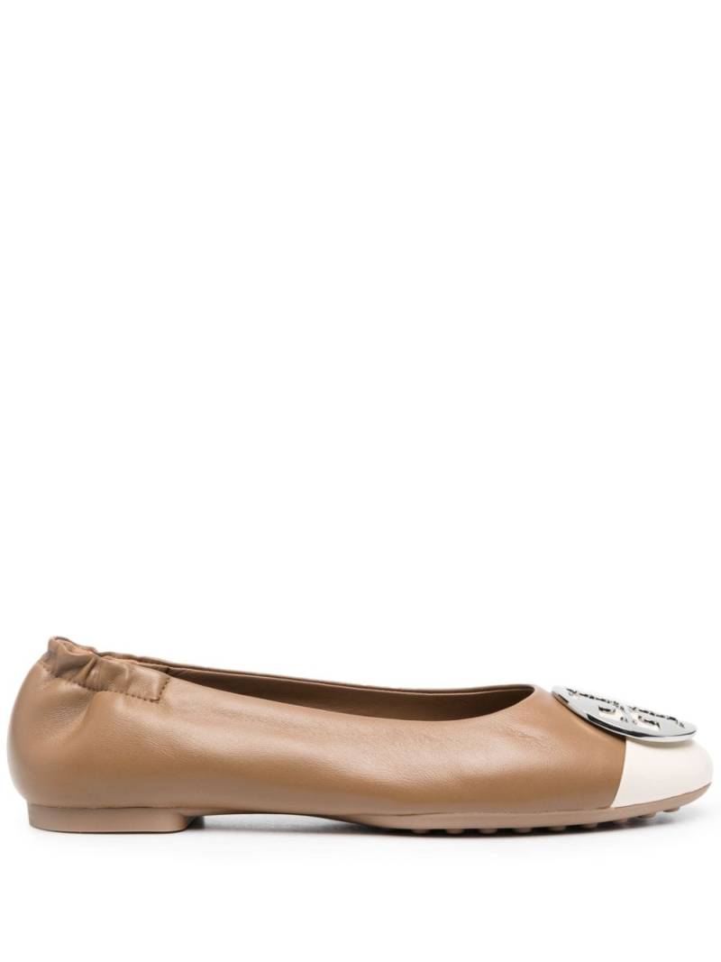 Tory Burch Claire leather ballerina shoes - Brown von Tory Burch