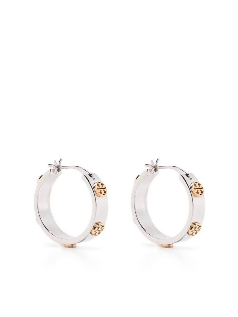 Tory Burch small Miller huggie hoop earrings - Silver von Tory Burch