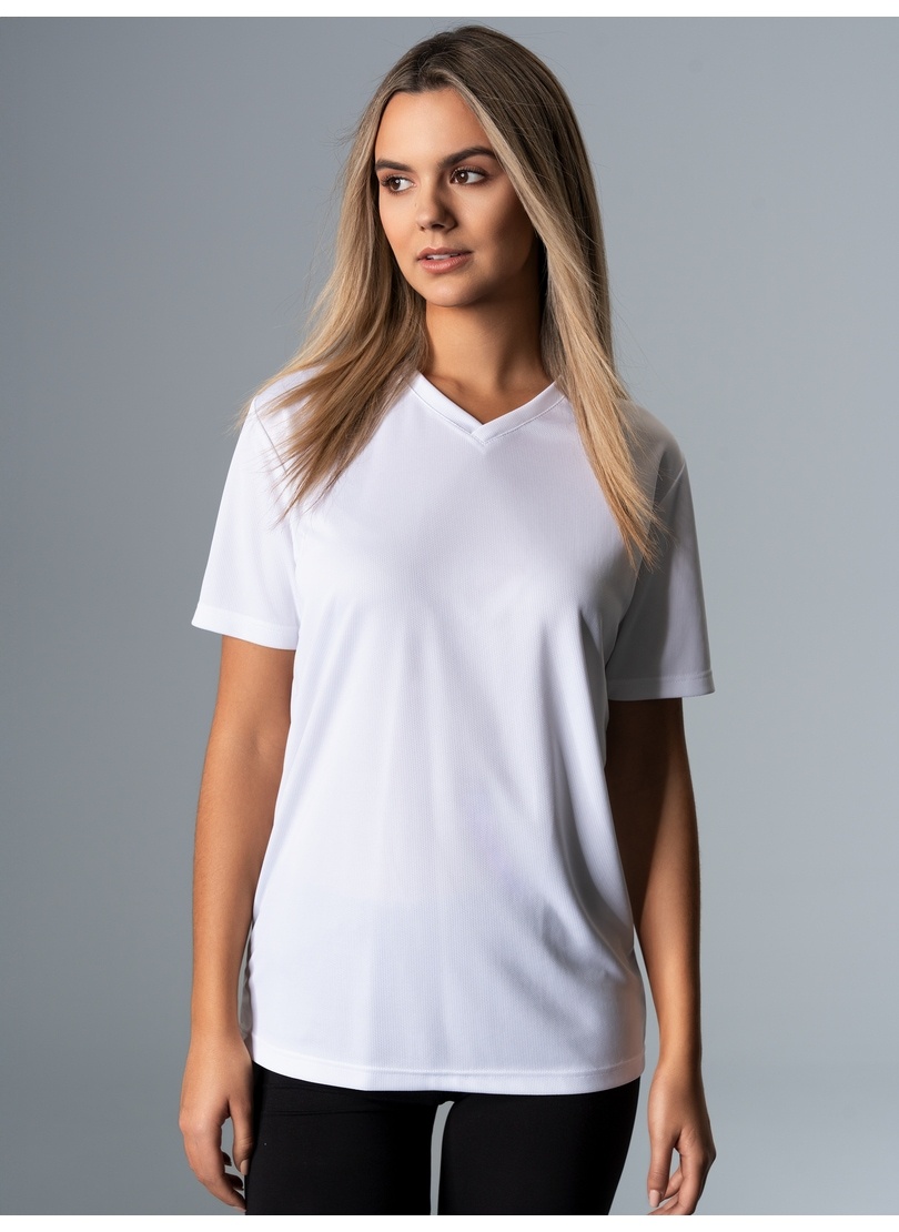 Trigema T-Shirt »TRIGEMA V-Shirt COOLMAX®«, (1 tlg.) von Trigema