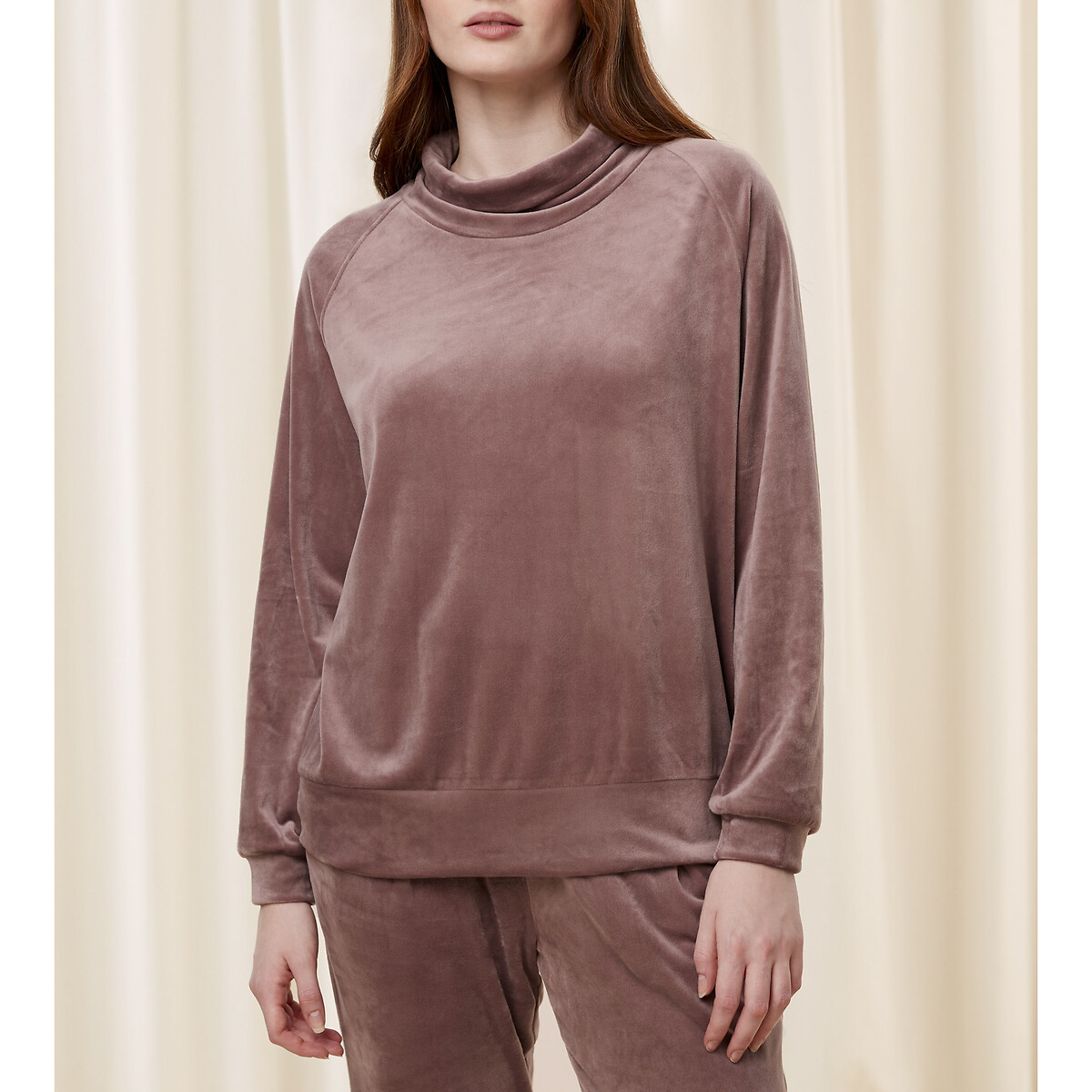 Sweatshirt Cozy Comfort aus Samt, Homewear von Triumph