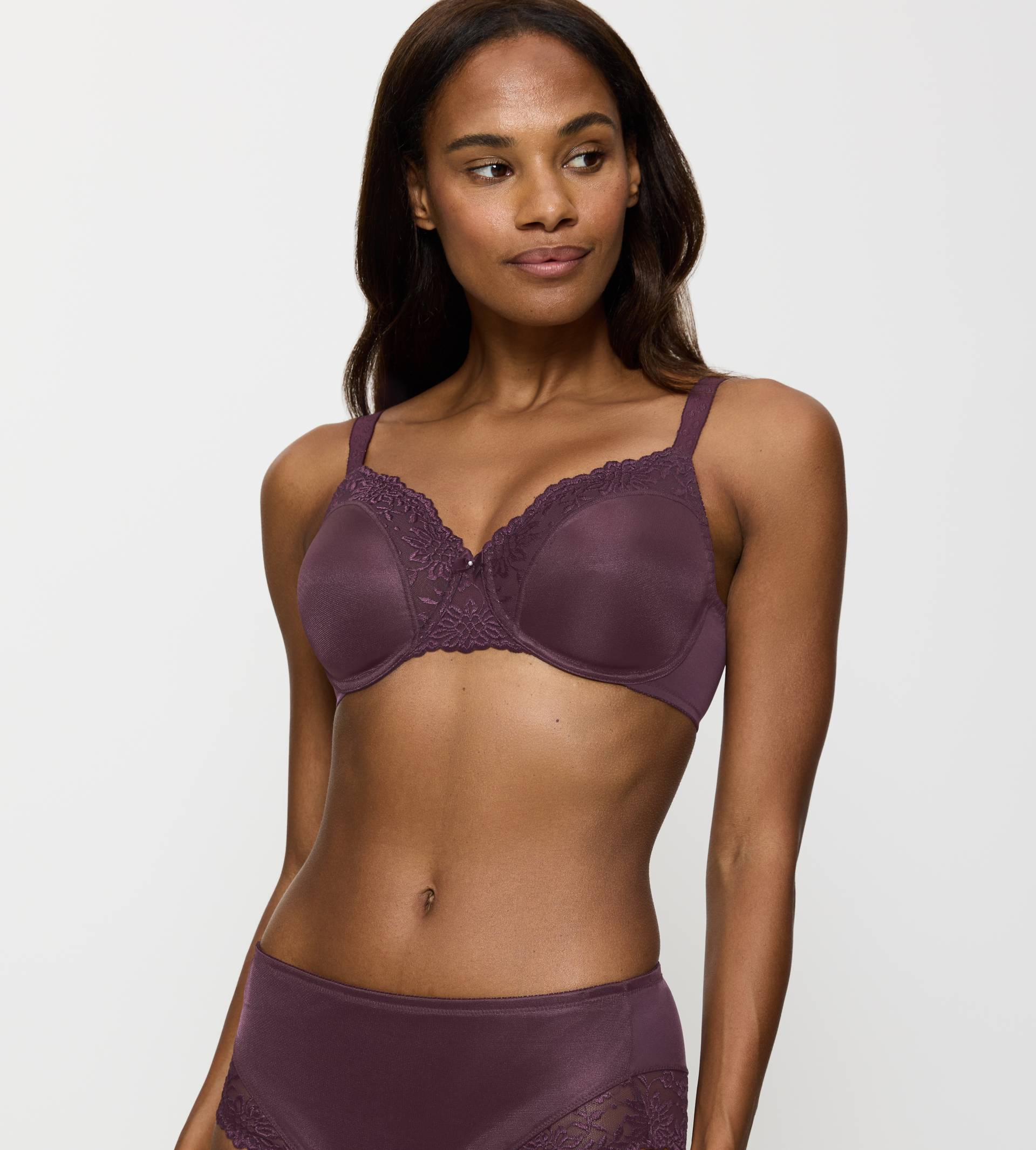 Triumph Minimizer-BH »Ladyform Soft W X«, verkleinert die Brust optisch um eine Cup-Grösse Triumph Minimizer-BH »Ladyform Soft W X«, verkleinert die Brust optisch um eine Cup-Grösse von Triumph