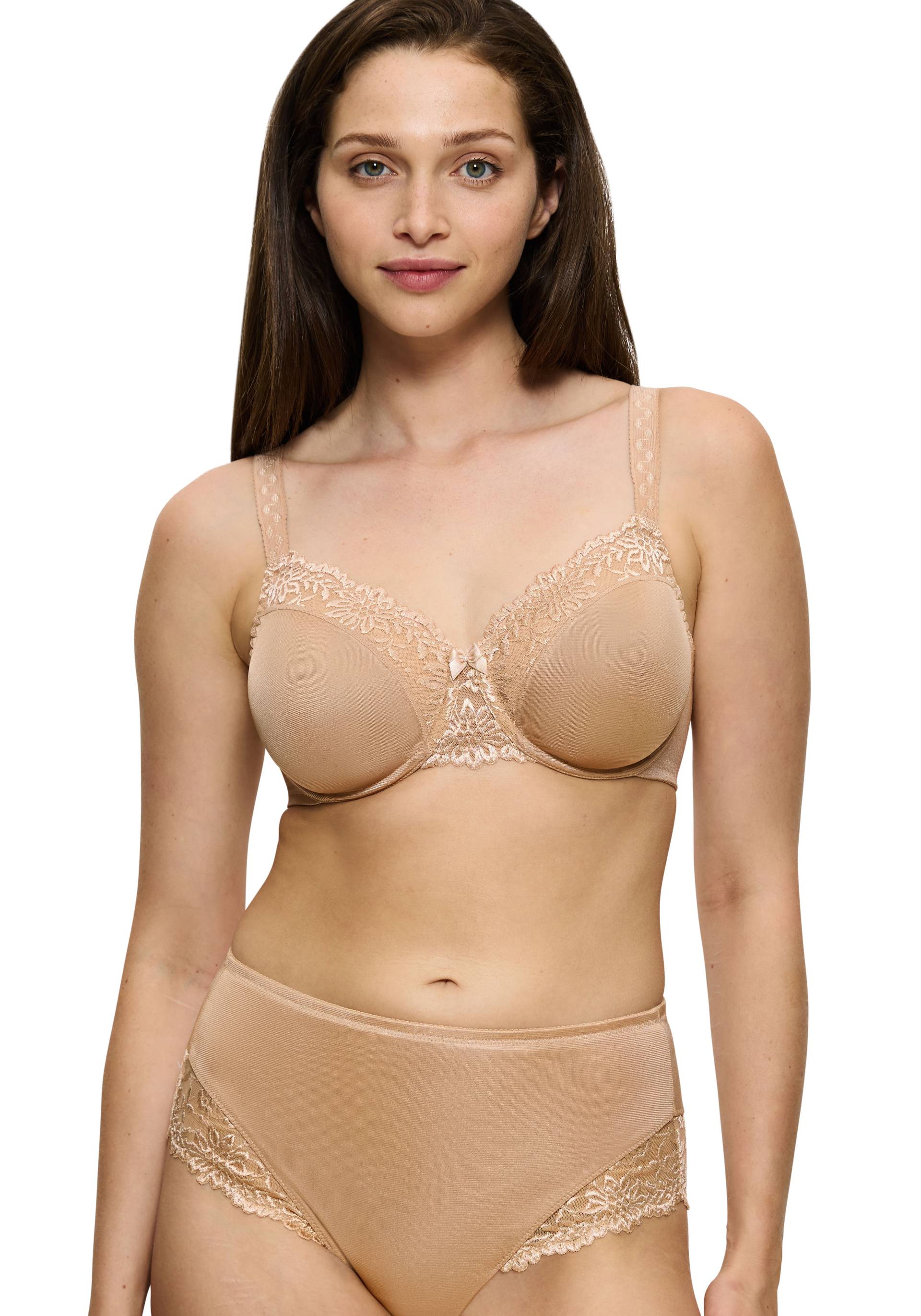 Triumph Minimizer-BH »Ladyform Soft W X«, verkleinert die Brust optisch um eine Cup-Grösse Triumph Minimizer-BH »Ladyform Soft W X«, verkleinert die Brust optisch um eine Cup-Grösse von Triumph