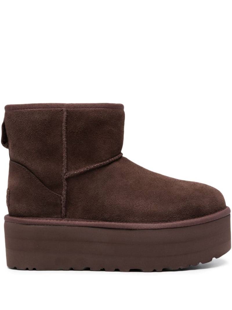 UGG Classic mini platform boots - Brown von UGG