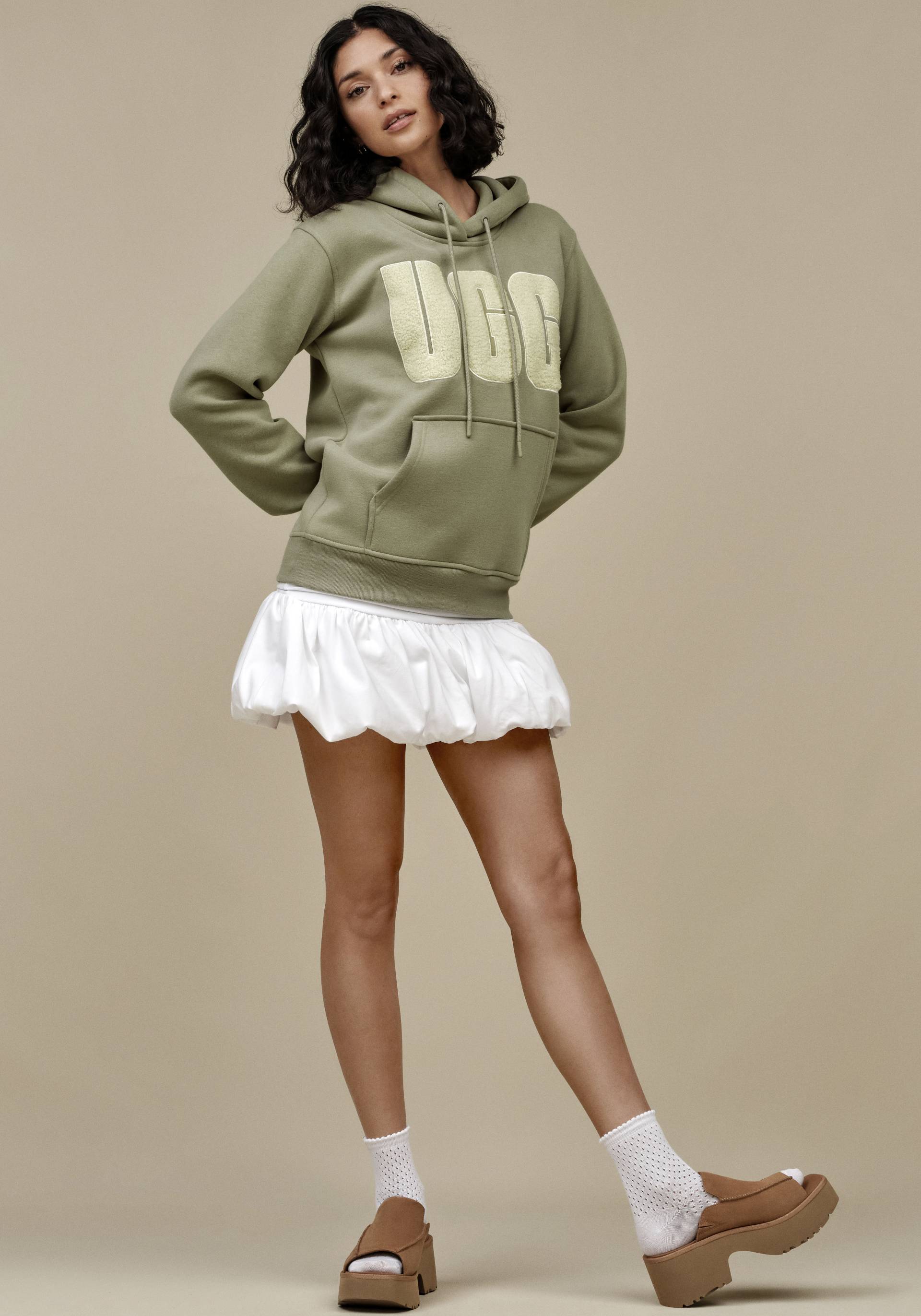 UGG Kapuzensweatshirt »Rey UGGfluff Logo Hoodie« UGG Kapuzensweatshirt »Rey UGGfluff Logo Hoodie« von UGG