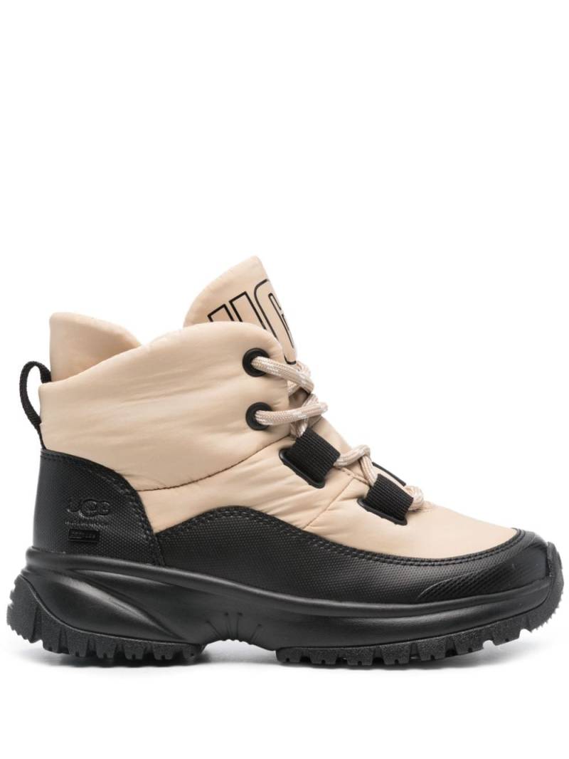 UGG Yose Puffer lace-up boots - Neutrals von UGG