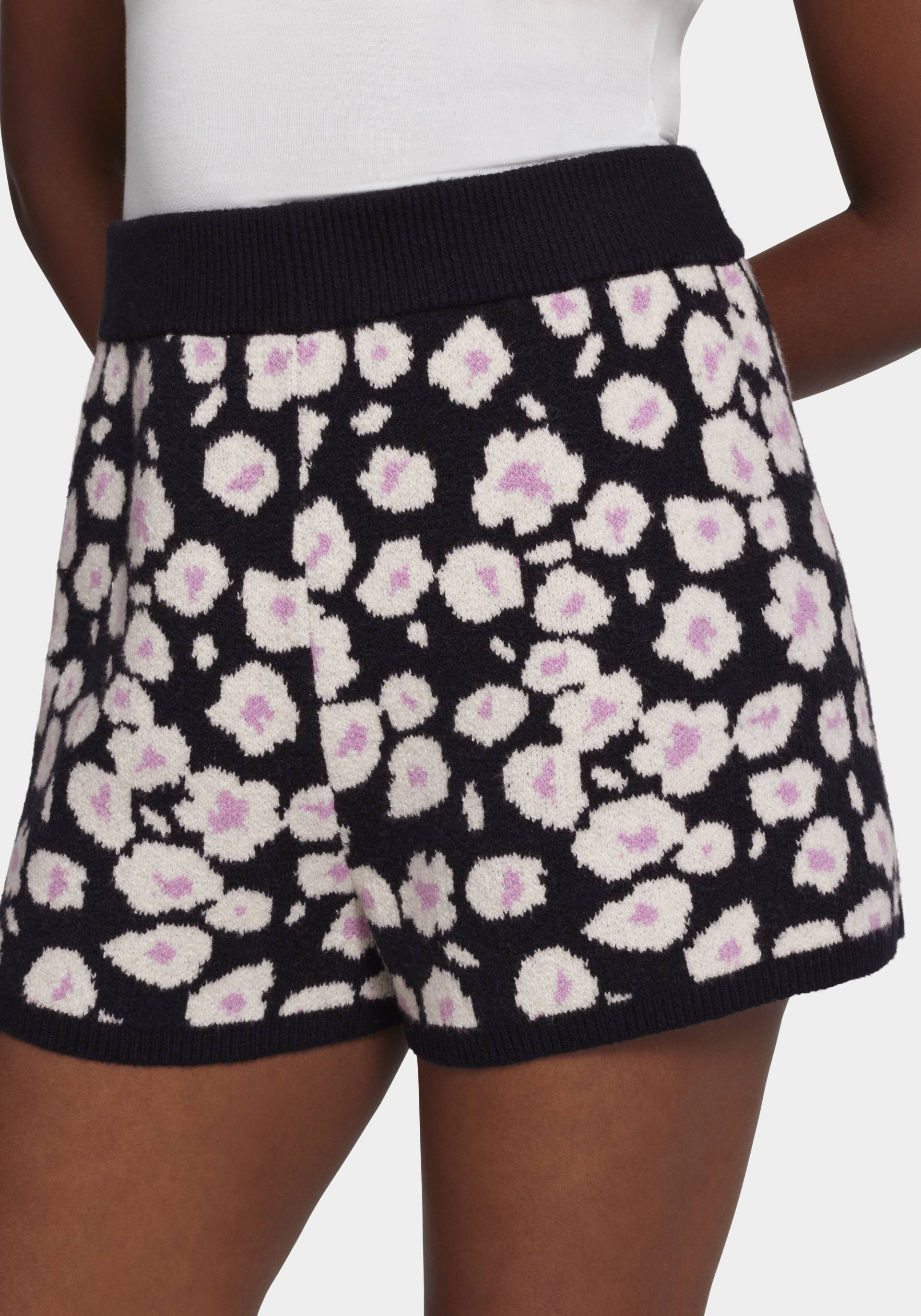 UGG Shorts »Shaina Short«, mit Blumendruck von Ugg