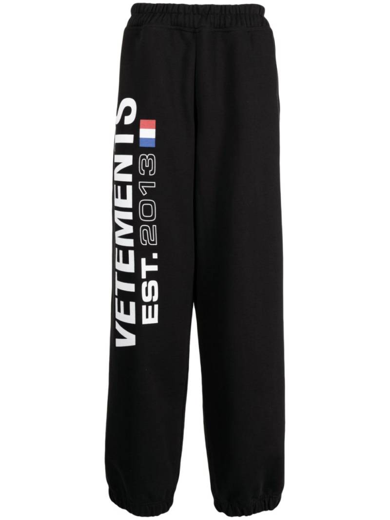 VETEMENTS Flag-logo print track pants - Black von VETEMENTS