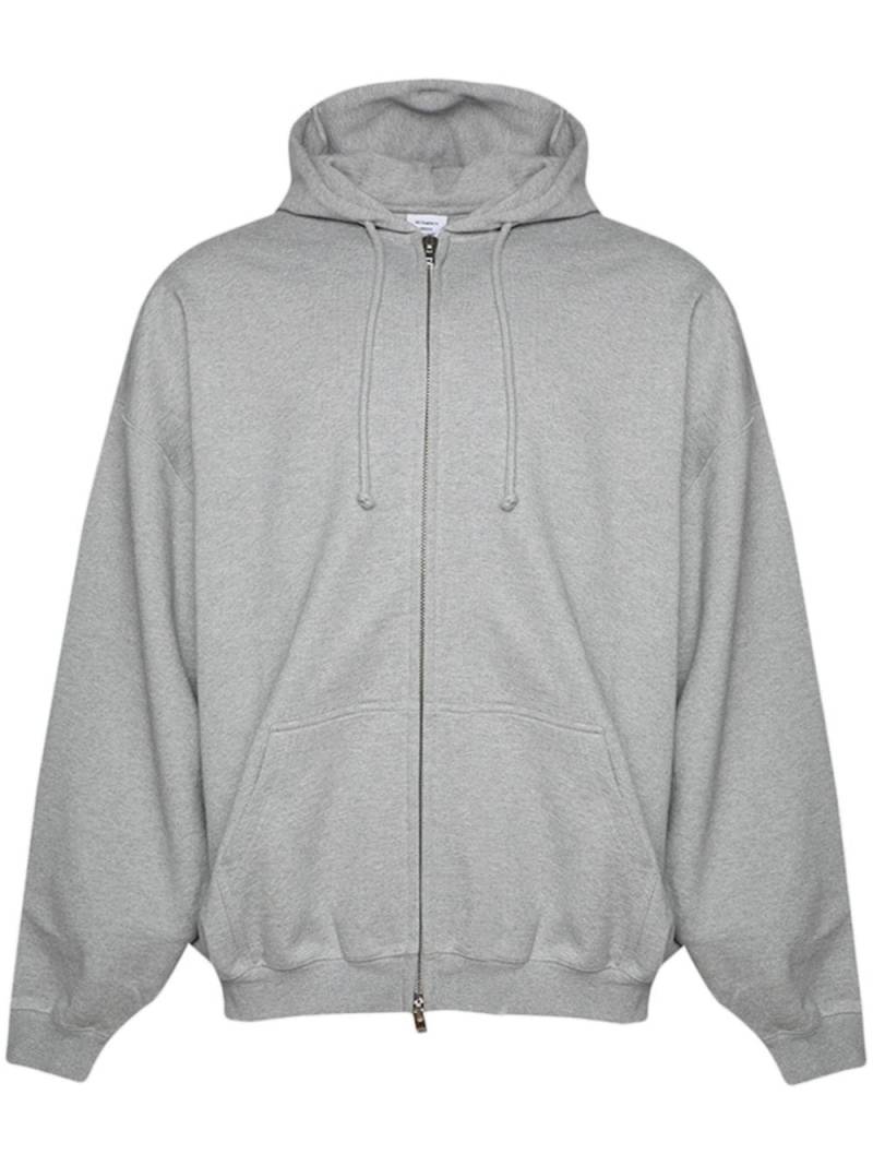 VETEMENTS Sticker logo-print hoodie - Grey von VETEMENTS