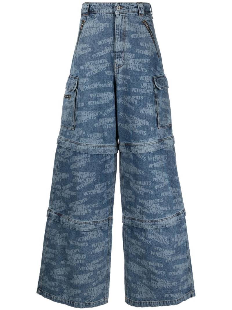 VETEMENTS Transformer logo-print jeans - Blue von VETEMENTS