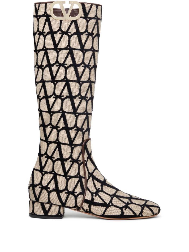 Valentino Garavani Toile Iconographe VLogo Type boots - Neutrals von Valentino Garavani