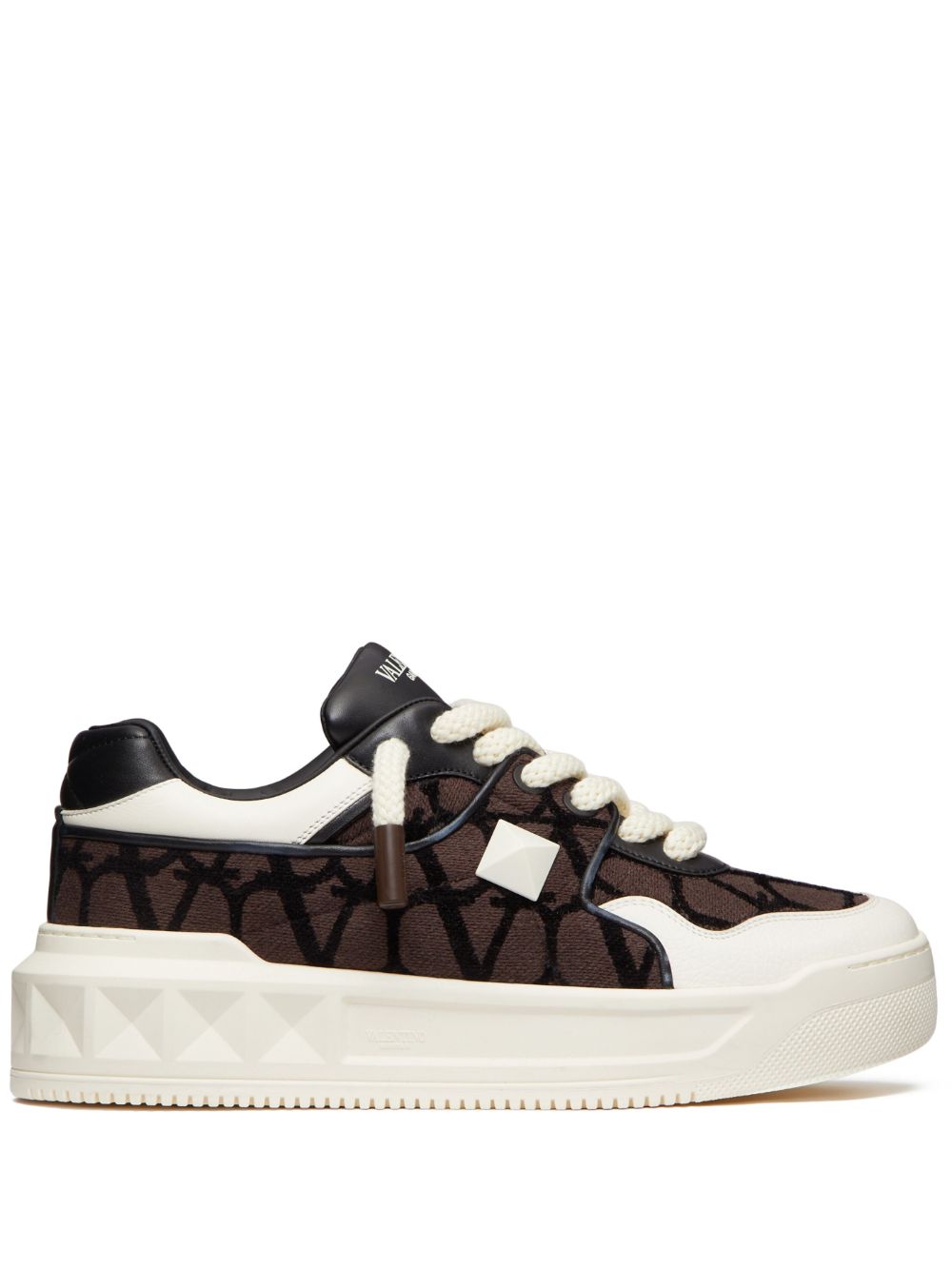 Valentino Garavani One Stud XL leather sneakers - Brown von Valentino Garavani