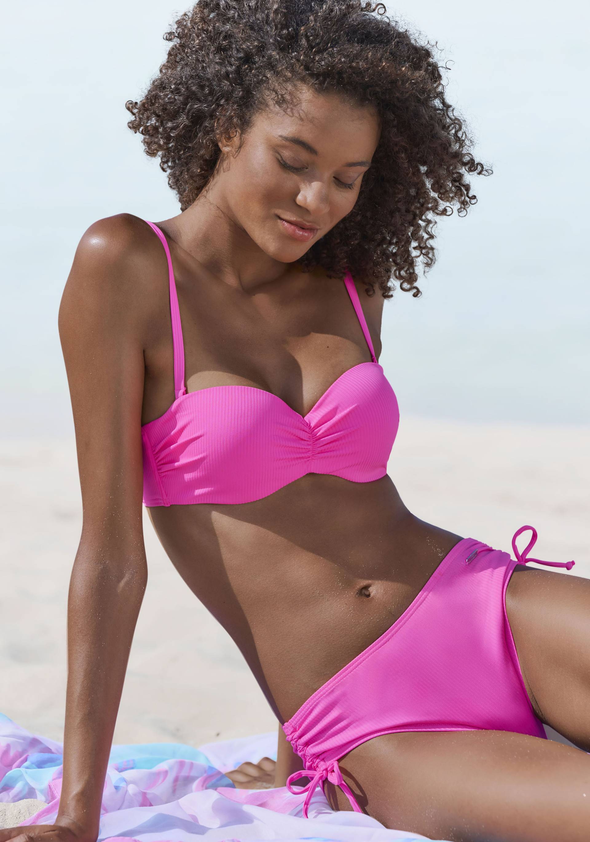Venice Beach Bandeau-Bikini-Top »Lucky«, aus gerippter Strukturware Venice Beach Bandeau-Bikini-Top »Lucky«, aus gerippter Strukturware von Venice Beach