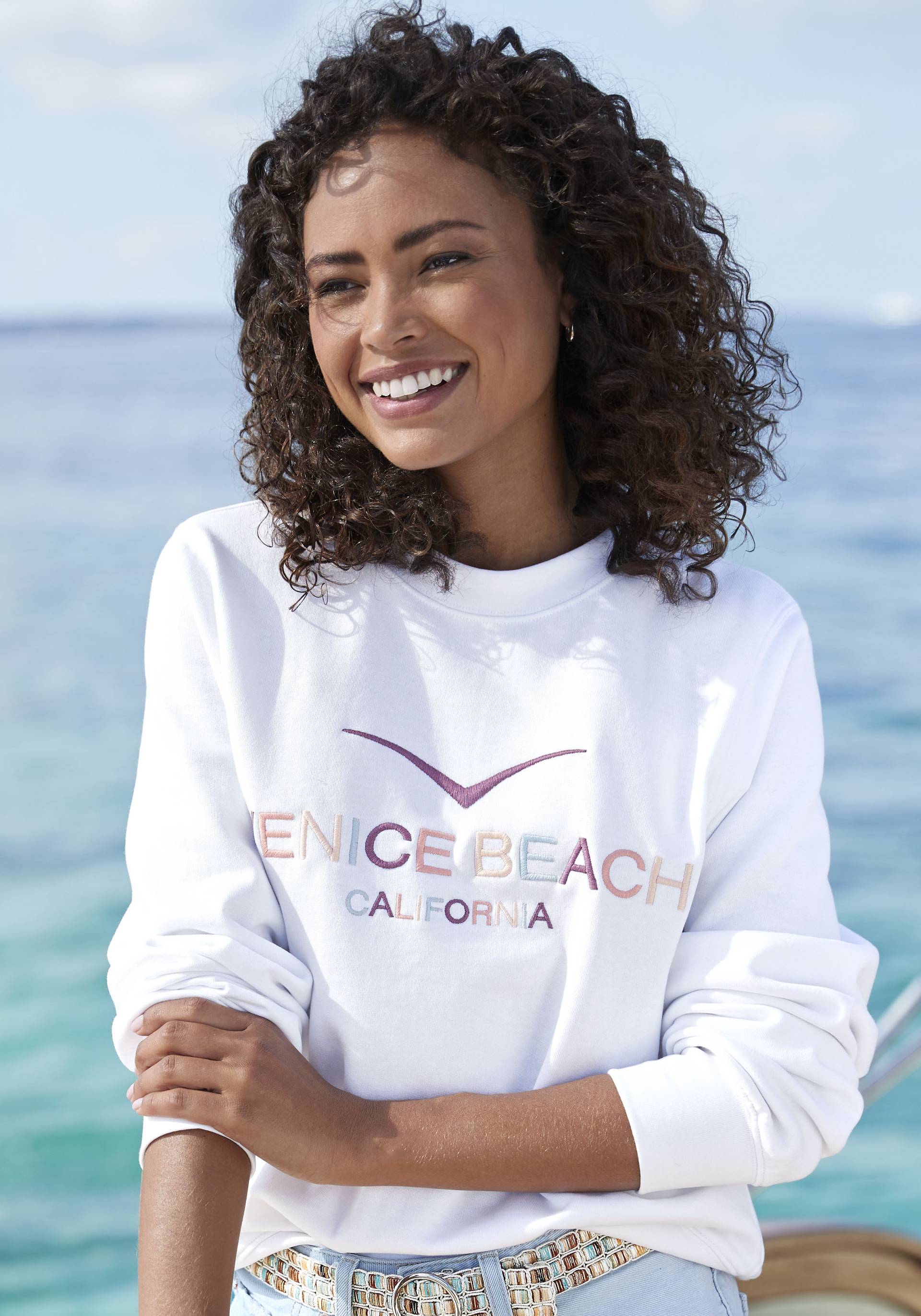 Venice Beach Sweatshirt, mit grosser Logostickerei von Venice Beach