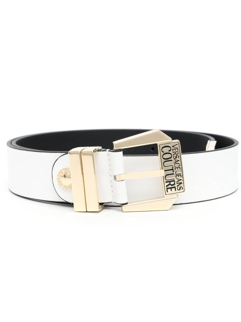 Versace Jeans Couture engraved-logo leather belt - White von Versace Jeans Couture