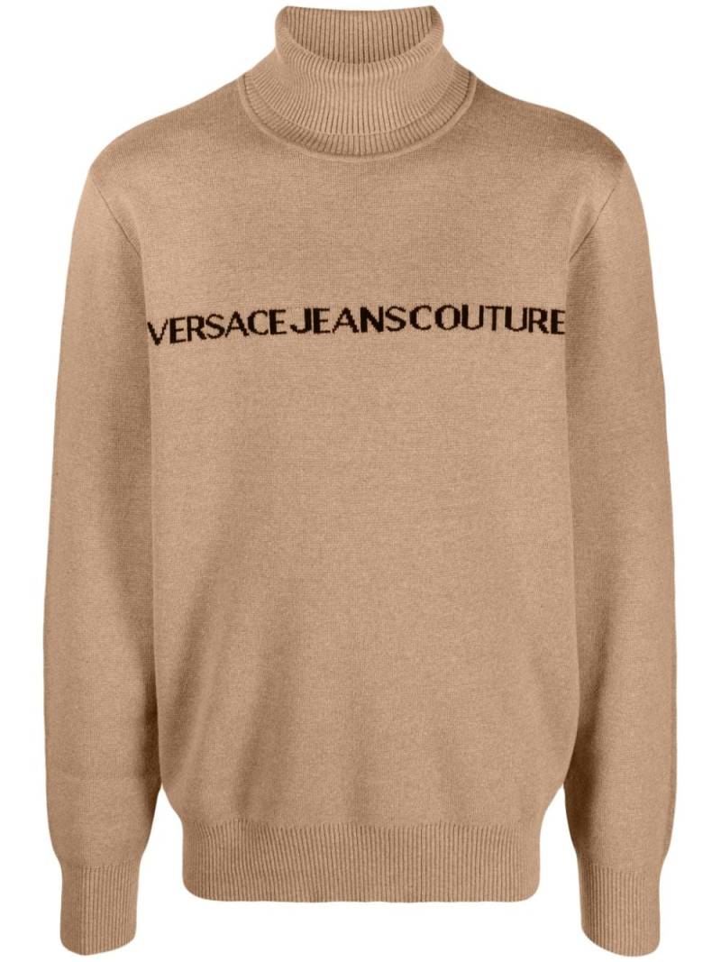Versace Jeans Couture logo-intarsia roll-neck jumper - Neutrals von Versace Jeans Couture