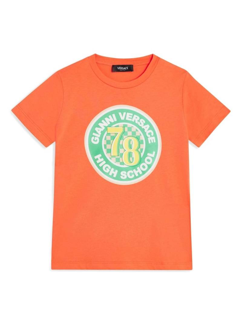 Versace Kids Varsity logo-print T-shirt - Orange von Versace Kids