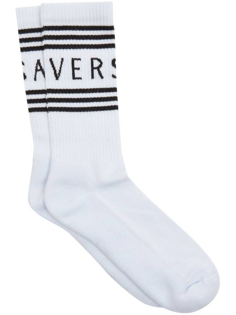 Versace intarsia-knit ankle socks - White von Versace