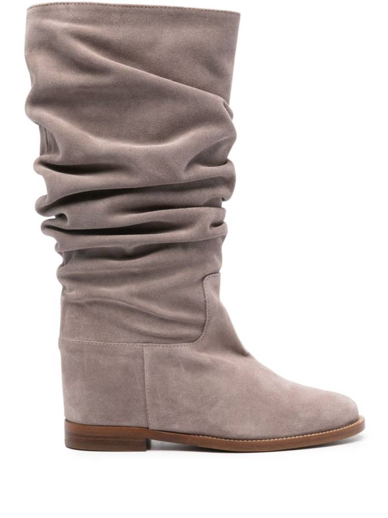 Via Roma 15 ruched suede flat boots - Grey von Via Roma 15