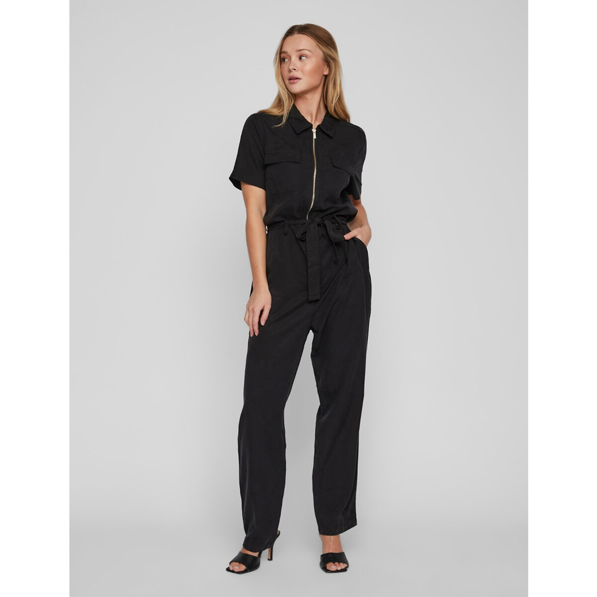 Langer Jumpsuit mit kurzen Ärmeln von Vila